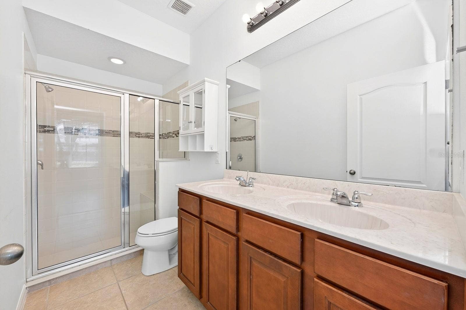 11429 BROWNSTONE STREET, Windermere, FL 34786 Primary en-suite bath.