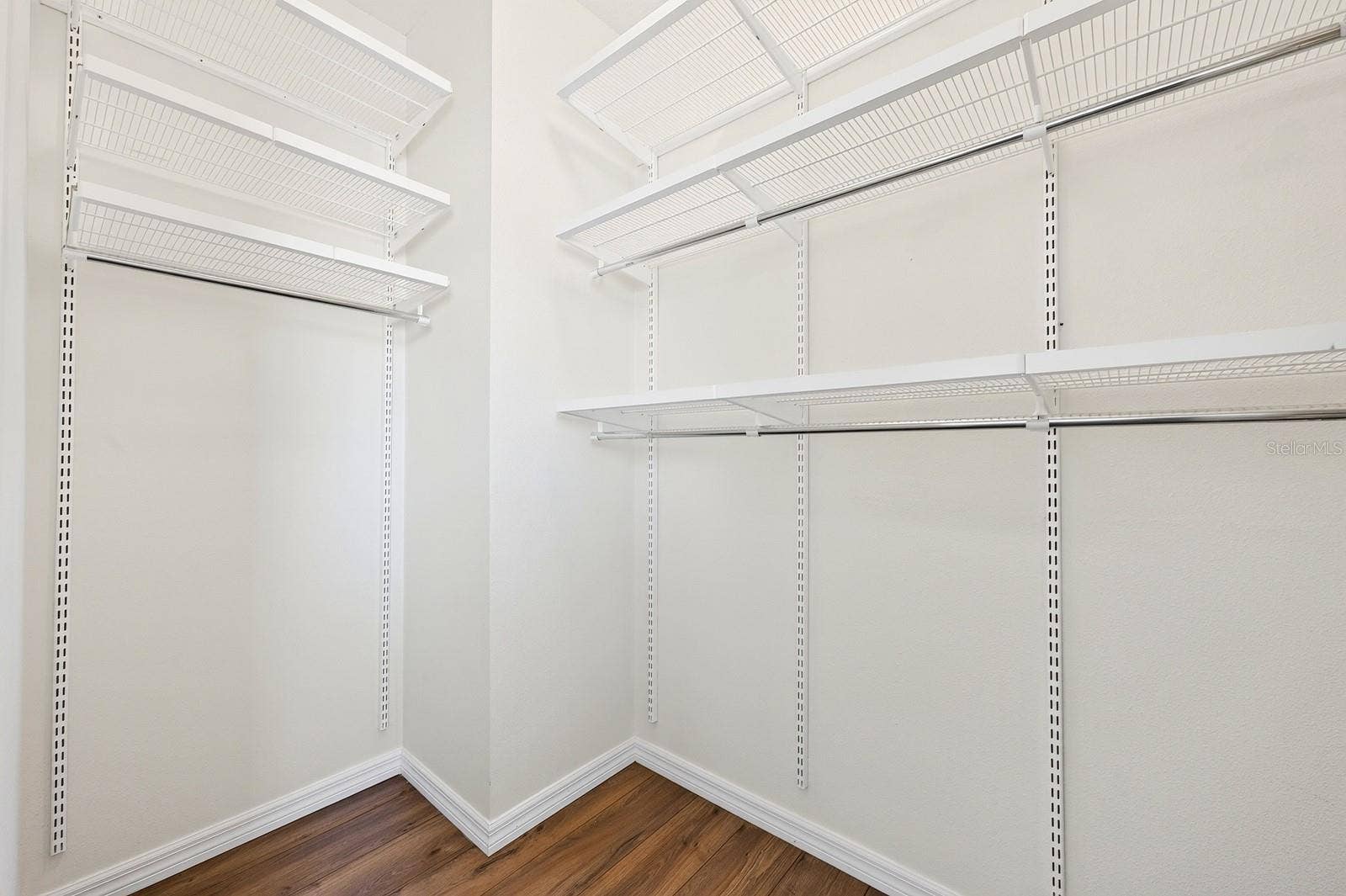 11429 BROWNSTONE STREET, Windermere, FL 34786 Spacious second bedroom walk-in closet.