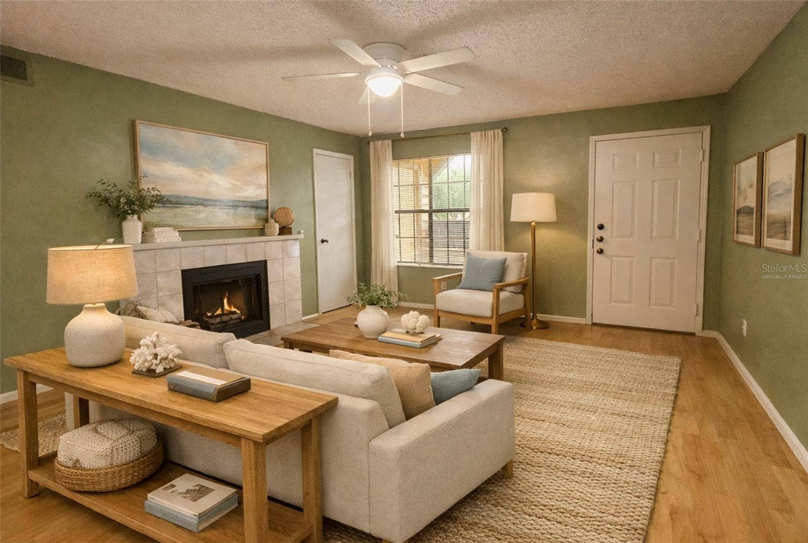380 LAKEPOINTE DRIVE, #202, Altamonte Springs, FL 32701 Virtually staged