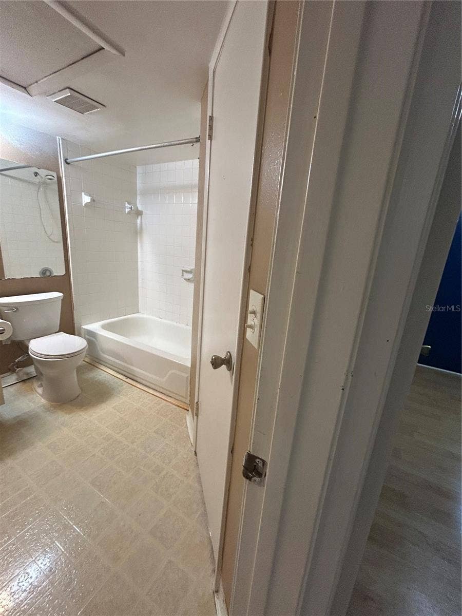 380 LAKEPOINTE DRIVE, #202, Altamonte Springs, FL 32701 380 LAKEPOINTE DRIVE, #202, Altamonte Springs, FL 32701