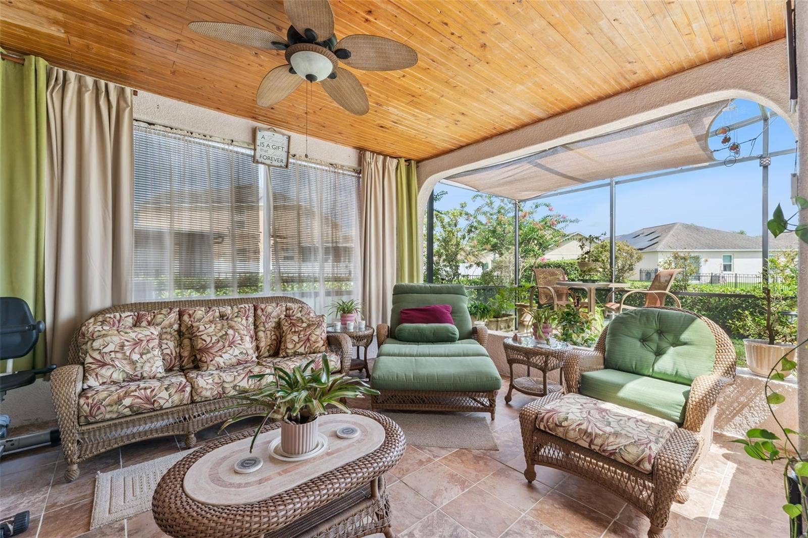 9955 MEDALLION BLUFF LANE, Orlando, FL 32829 Relax and unwind on the spacious patio