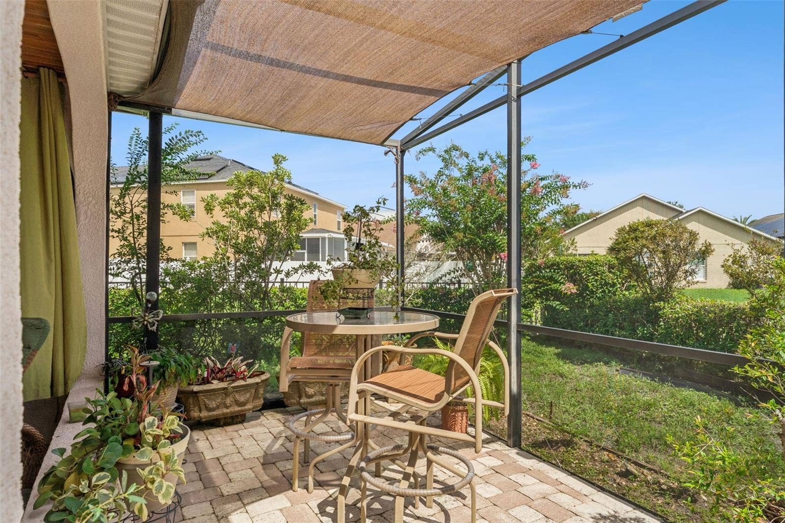 9955 MEDALLION BLUFF LANE, Orlando, FL 32829 Patio High Top Dining Area