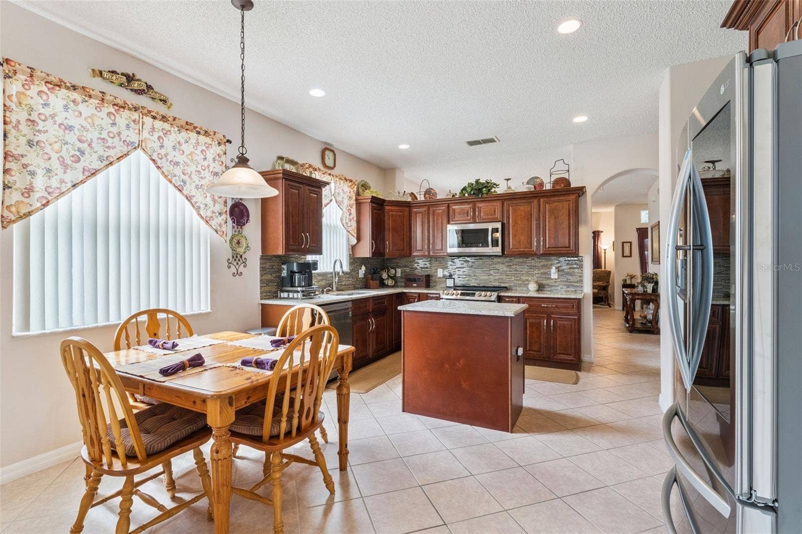 9955 MEDALLION BLUFF LANE, Orlando, FL 32829 Kitchen
