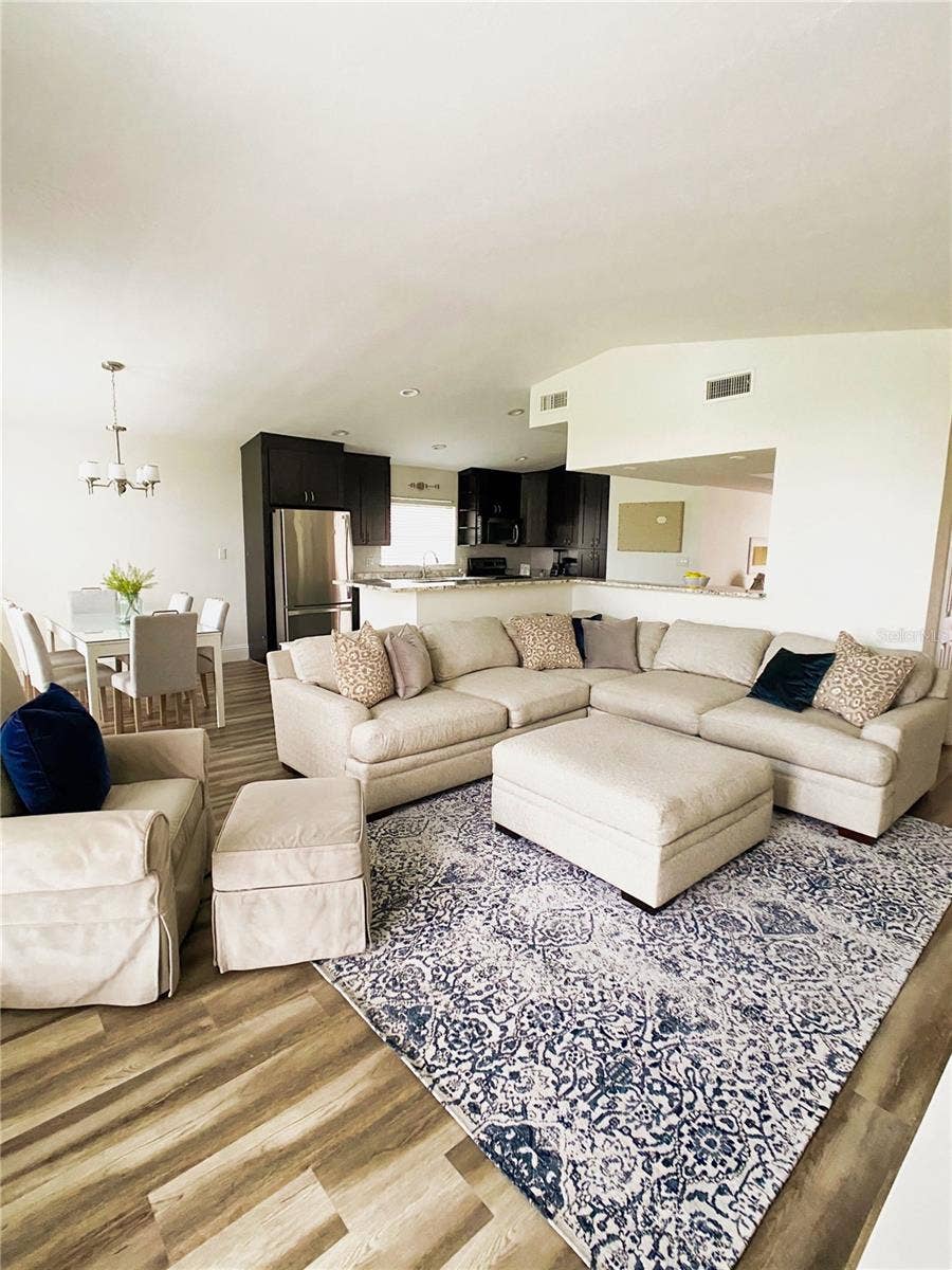 2400 LAUDERDALE COURT, Orlando, FL 32805 2400 LAUDERDALE COURT, Orlando, FL 32805