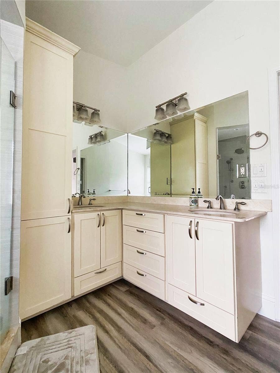 2400 LAUDERDALE COURT, Orlando, FL 32805 2400 LAUDERDALE COURT, Orlando, FL 32805