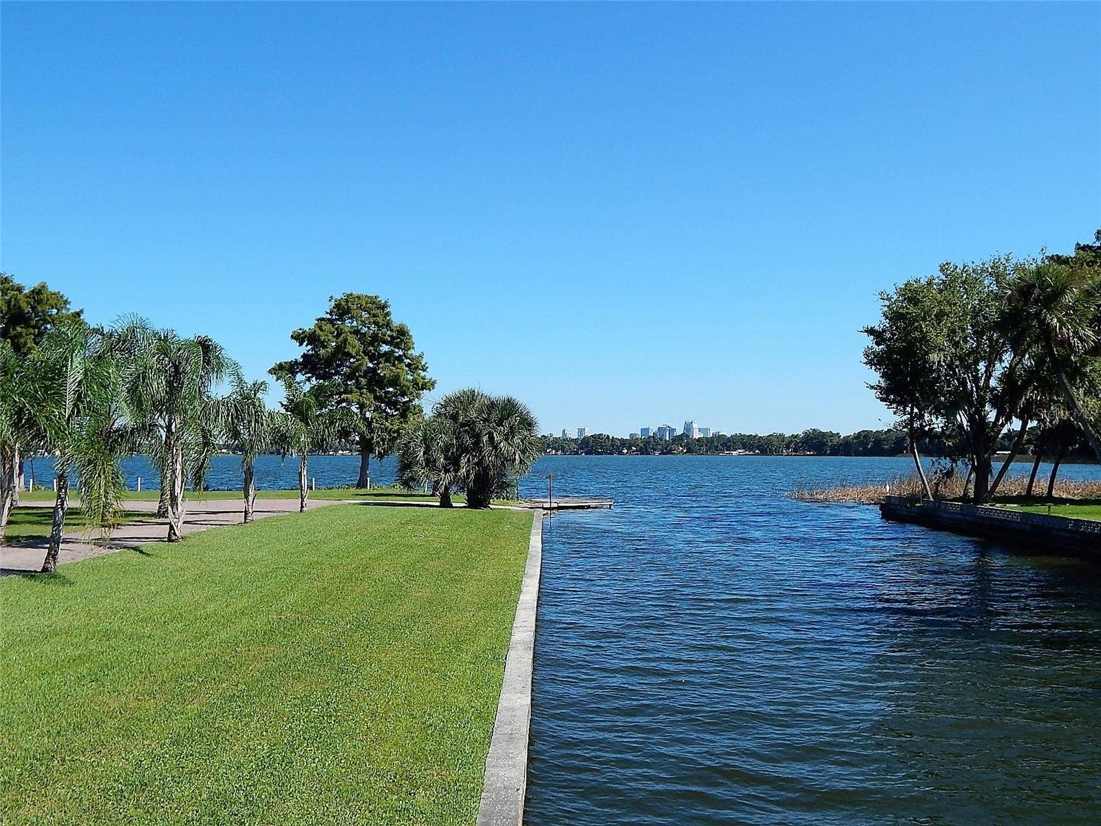 2400 LAUDERDALE COURT, Orlando, FL 32805 2400 LAUDERDALE COURT, Orlando, FL 32805