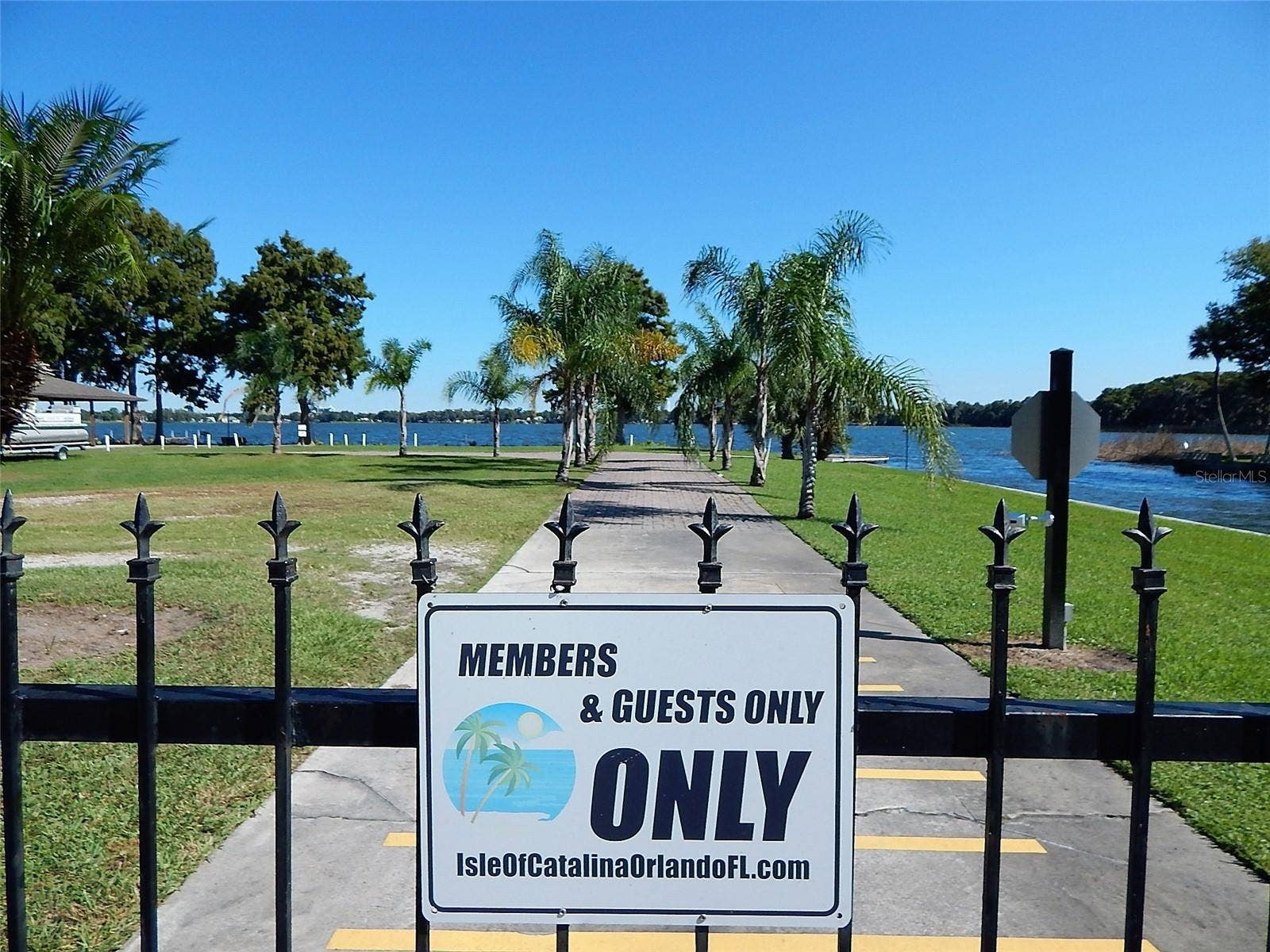 2400 LAUDERDALE COURT, Orlando, FL 32805 2400 LAUDERDALE COURT, Orlando, FL 32805