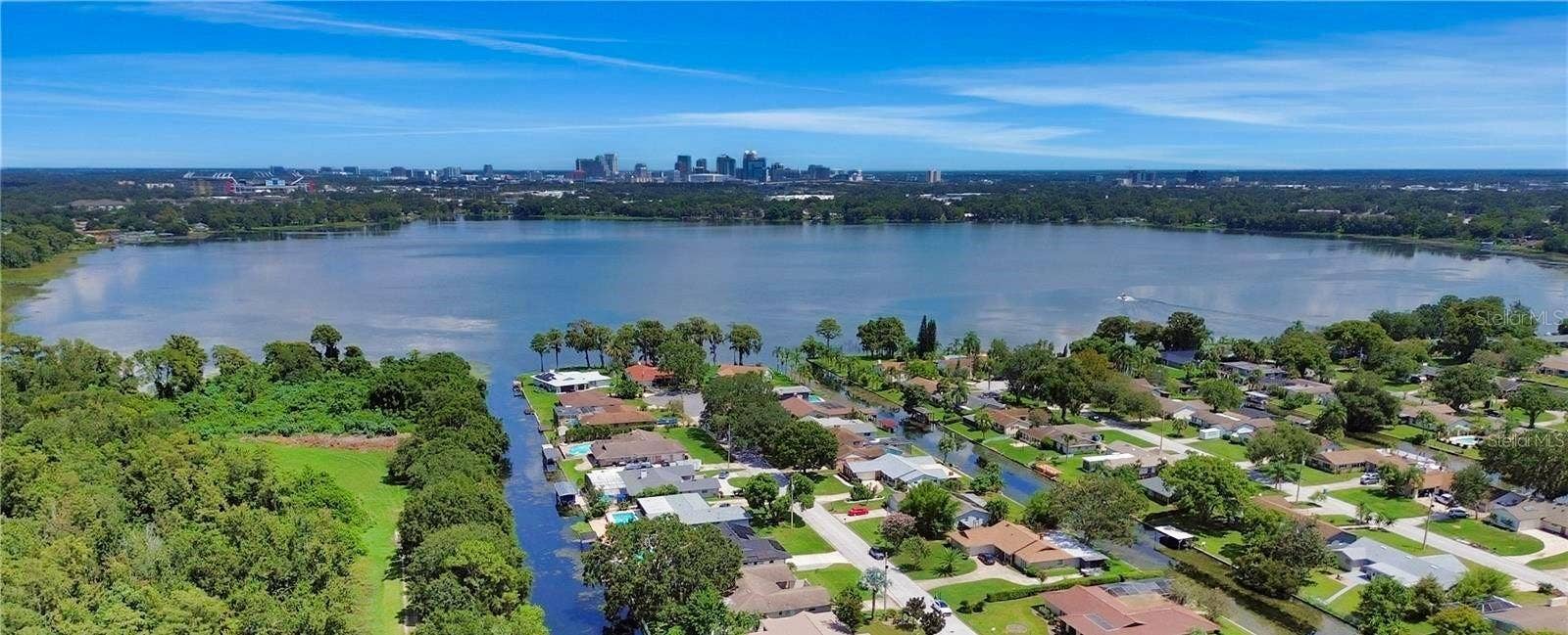 2400 LAUDERDALE COURT, Orlando, FL 32805 2400 LAUDERDALE COURT, Orlando, FL 32805