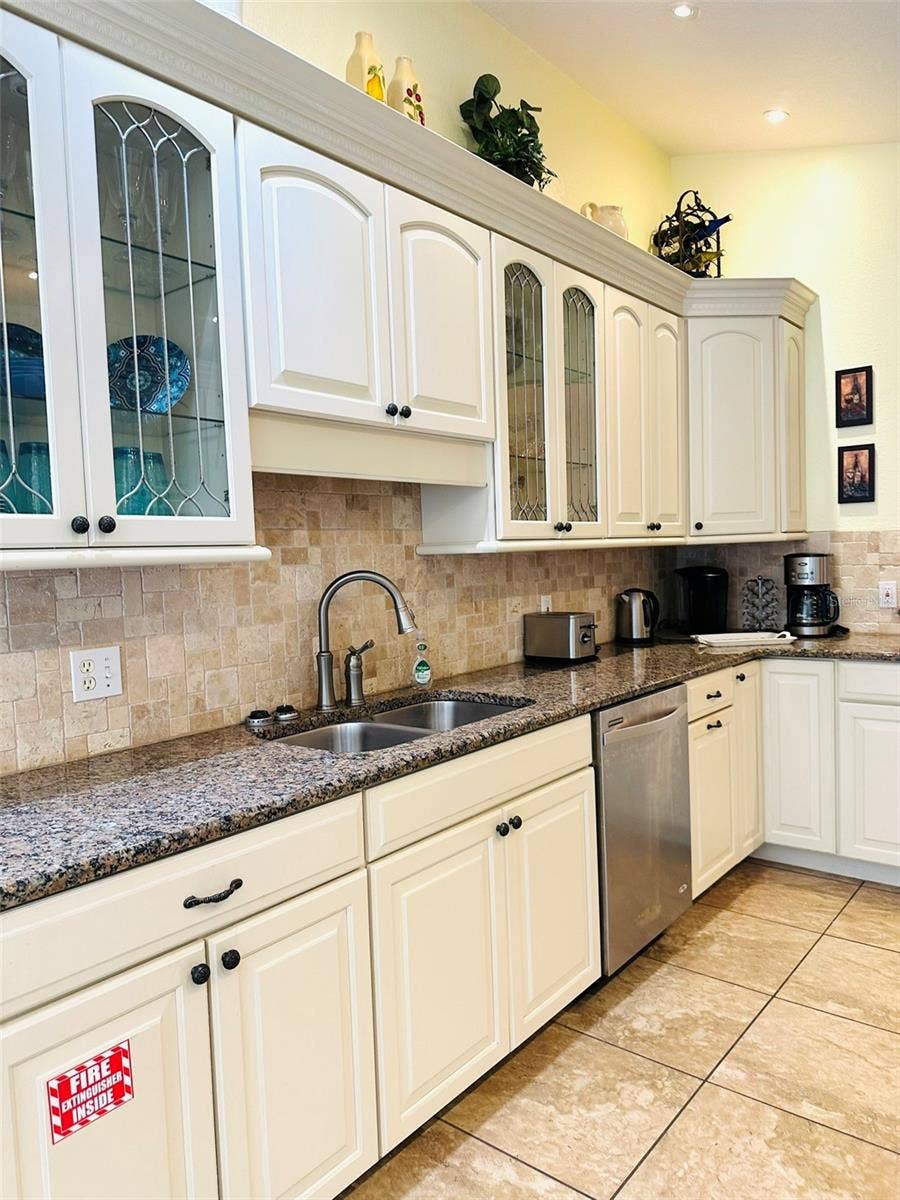 1049 LAKE BERKLEY DRIVE, Kissimmee, FL 34746 1049 LAKE BERKLEY DRIVE, Kissimmee, FL 34746