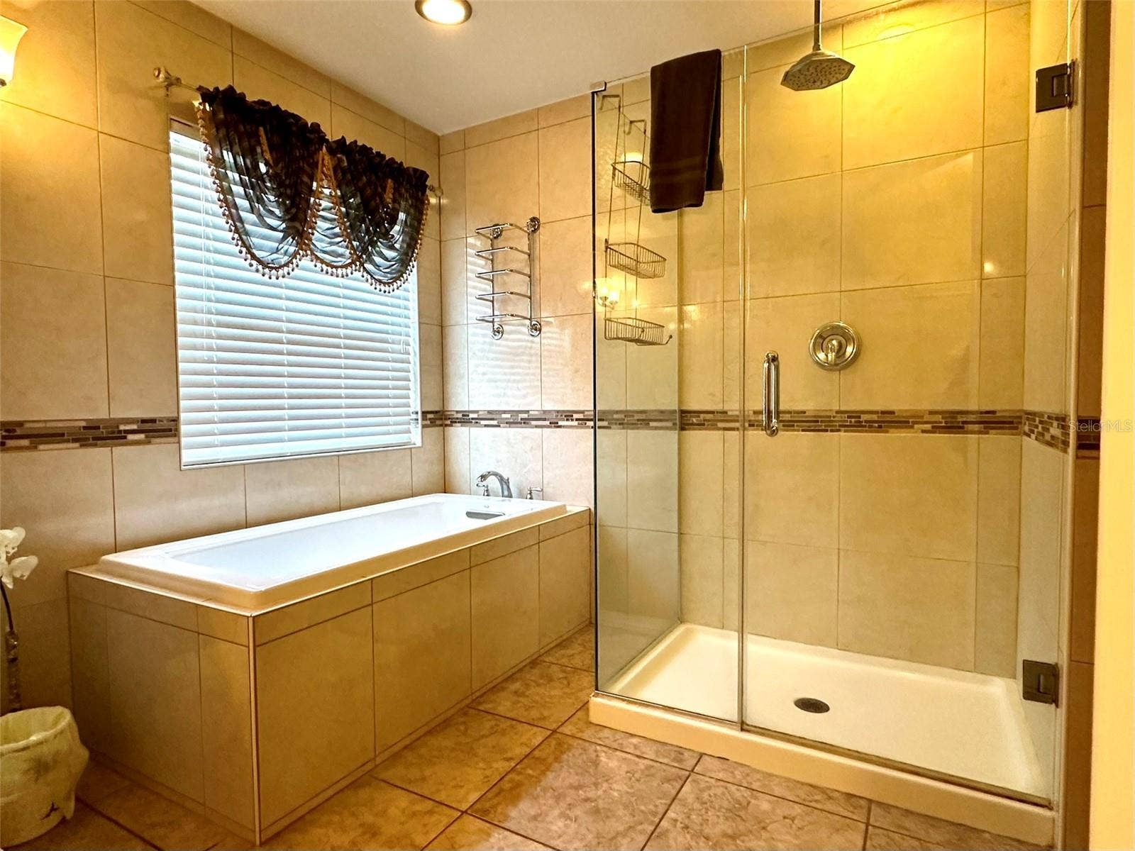 1049 LAKE BERKLEY DRIVE, Kissimmee, FL 34746 1049 LAKE BERKLEY DRIVE, Kissimmee, FL 34746