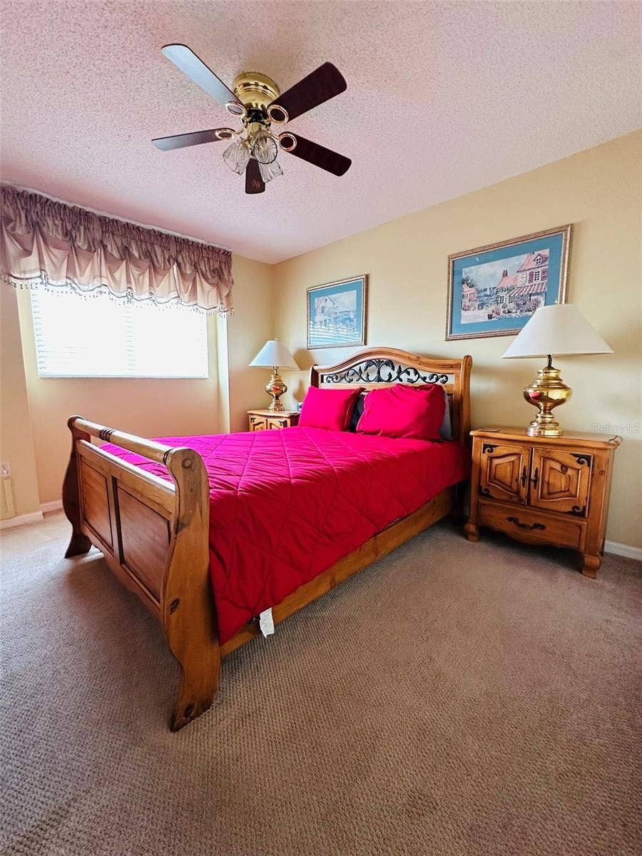 1049 LAKE BERKLEY DRIVE, Kissimmee, FL 34746 1049 LAKE BERKLEY DRIVE, Kissimmee, FL 34746