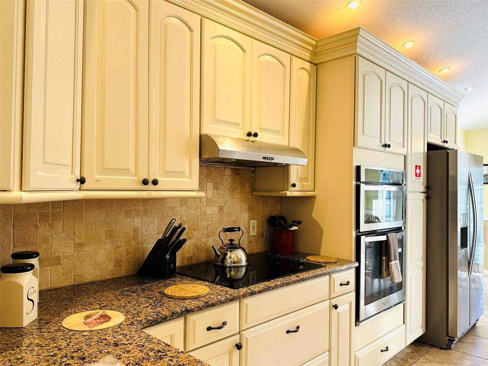 1049 LAKE BERKLEY DRIVE, Kissimmee, FL 34746 1049 LAKE BERKLEY DRIVE, Kissimmee, FL 34746