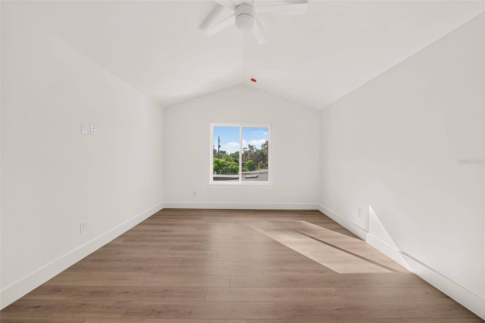 1205 FALCON DRIVE, Orlando, FL 32803 1205 FALCON DRIVE, Orlando, FL 32803