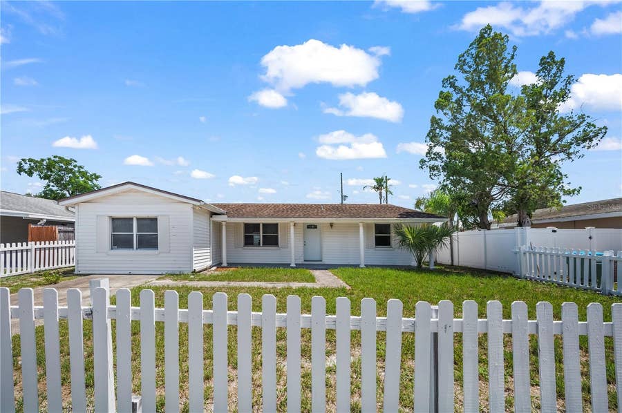 Property photo for 405 N HAWTHORN CIRCLE, Winter Springs, FL