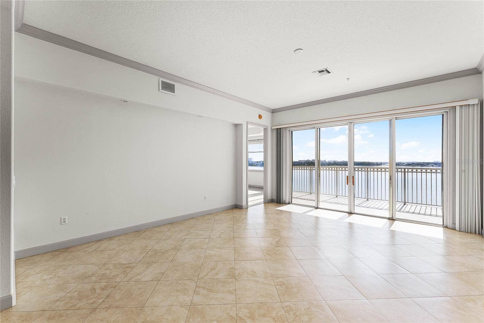 8761 THE ESPLANADE, #22, Orlando, FL 32836 8761 THE ESPLANADE, #22, Orlando, FL 32836