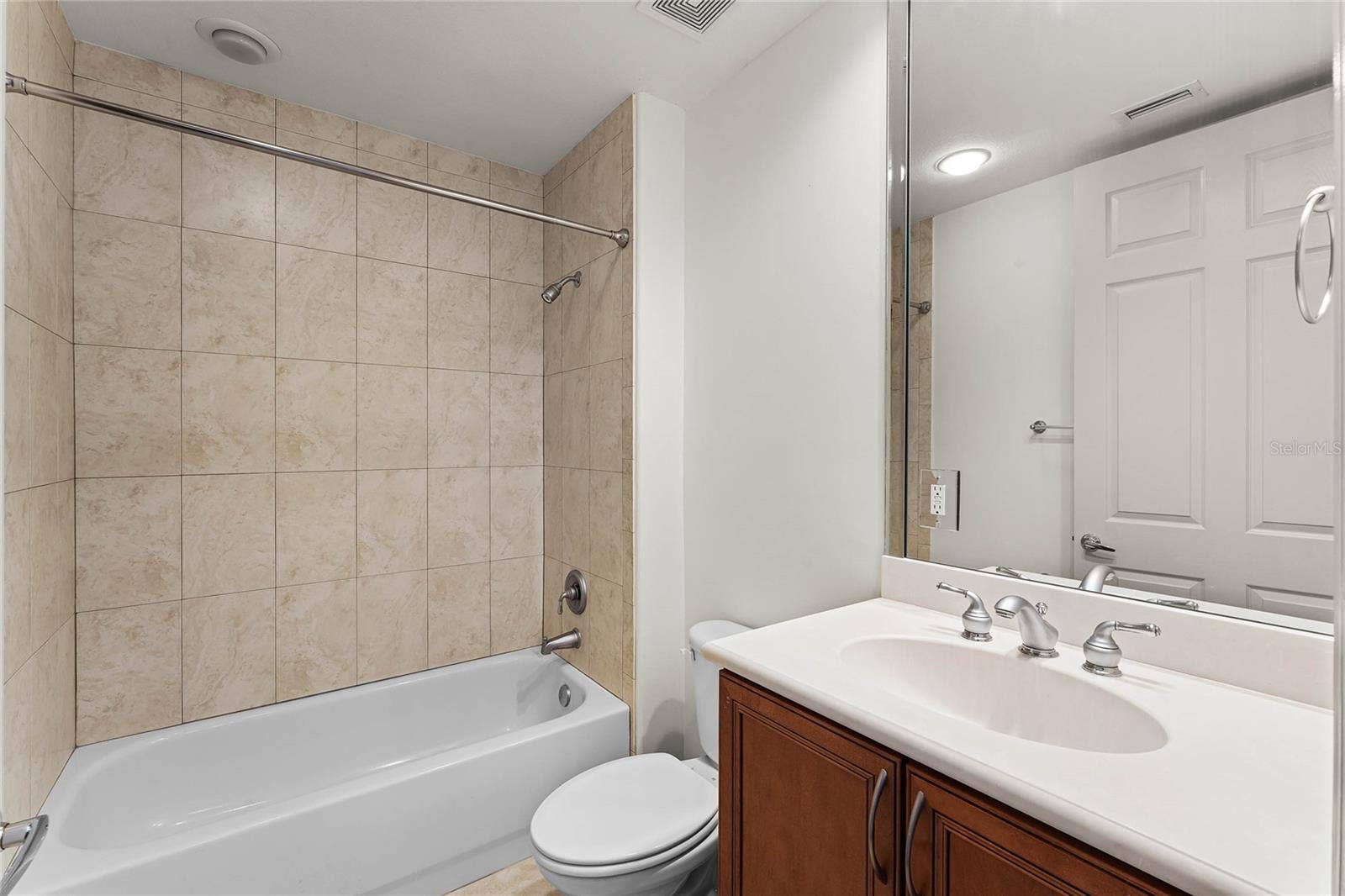 8761 THE ESPLANADE, #22, Orlando, FL 32836 8761 THE ESPLANADE, #22, Orlando, FL 32836