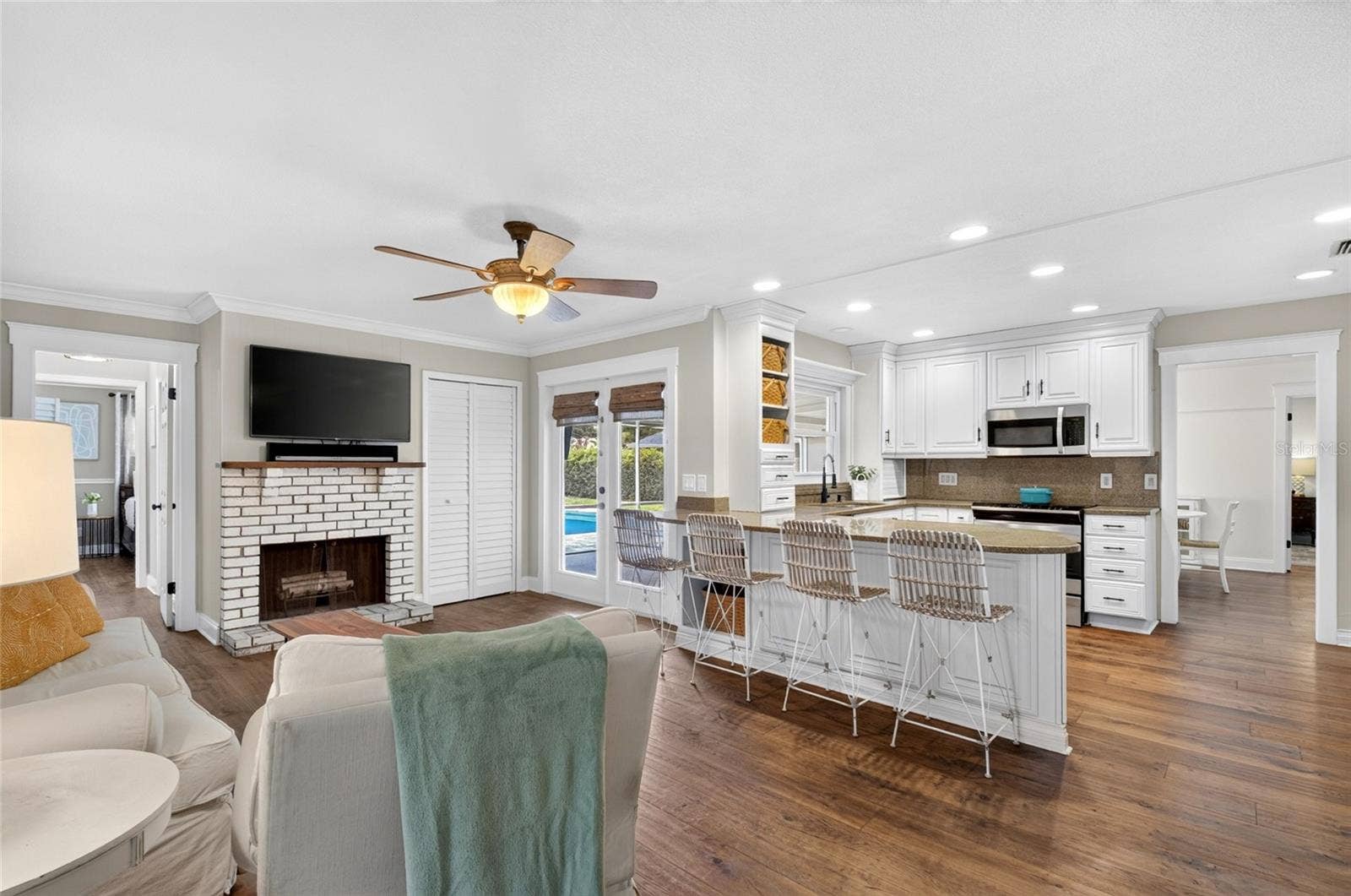 722 S RANGER BOULEVARD, Winter Park, FL 32792 Kitchen/Family Combo