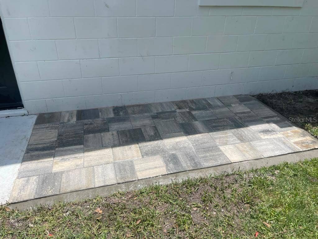722 S RANGER BOULEVARD, Winter Park, FL 32792 Garbage can pad