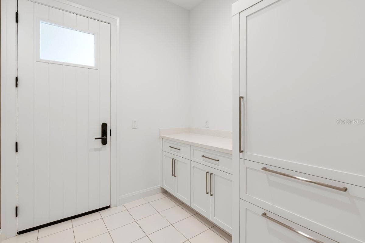 10335 WINTER SPARKLE CIRCLE, Golden Oak, FL 32836 Access controlled entry for Four Seasons Concierge Staff