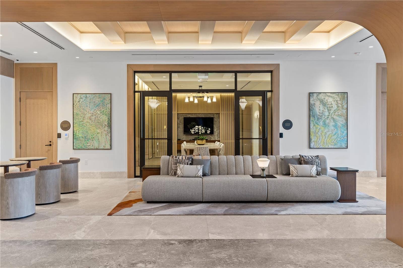 10335 WINTER SPARKLE CIRCLE, Golden Oak, FL 32836 Florian Park Amenities: A Welcomed Arrival. The stage is set for your much-anticipated entrance. A porte-cochere will lead to the open-air lobby, staffed 24/7, so theres always someone to welcome you home. Youll delight in the instantly impressive space which features your Residential Services reception area, the residents lounge, inspired workspaces, flex rooms for events and a coffee bar.