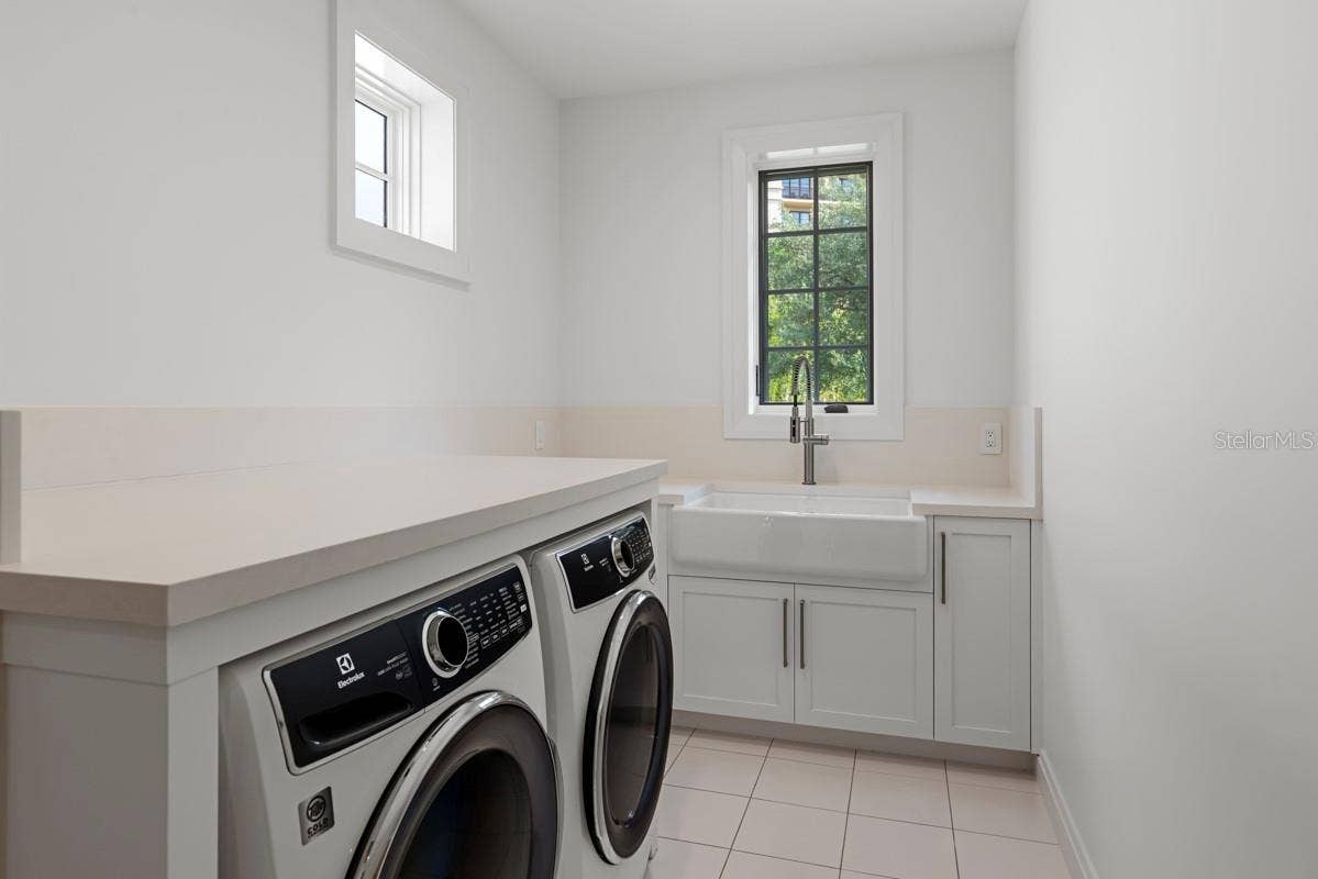 10335 WINTER SPARKLE CIRCLE, Golden Oak, FL 32836 Laundry room
