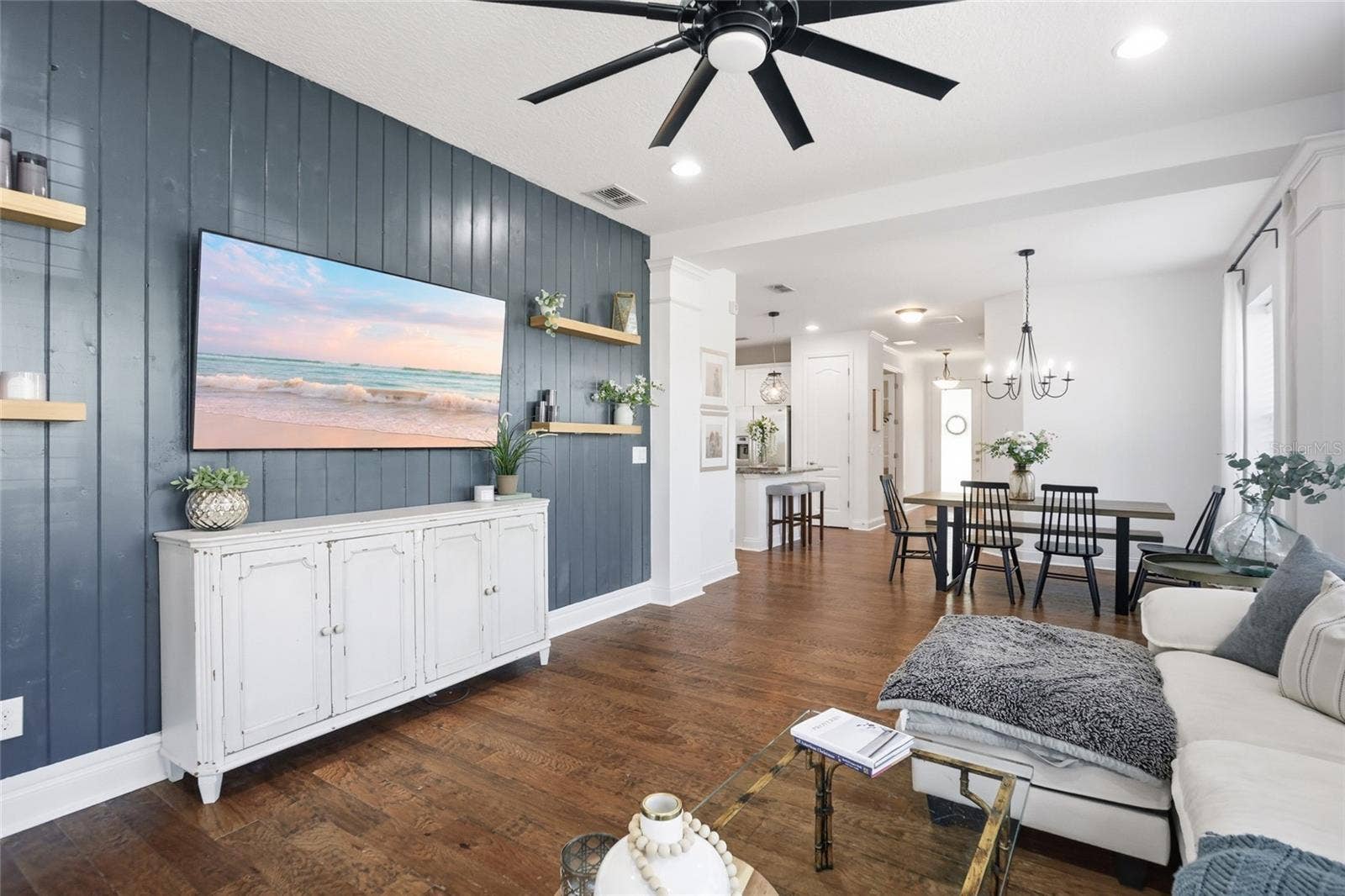 8105 LAUREATE BOULEVARD, Orlando, FL 32827 8105 LAUREATE BOULEVARD, Orlando, FL 32827