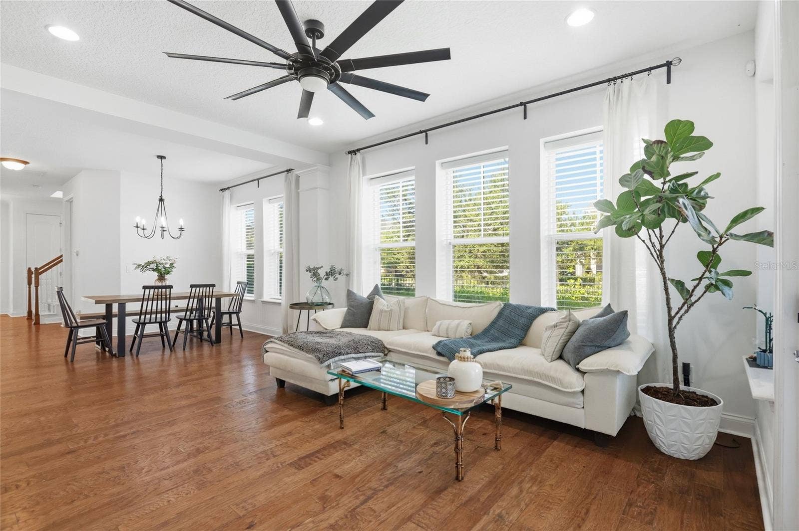 8105 LAUREATE BOULEVARD, Orlando, FL 32827 8105 LAUREATE BOULEVARD, Orlando, FL 32827