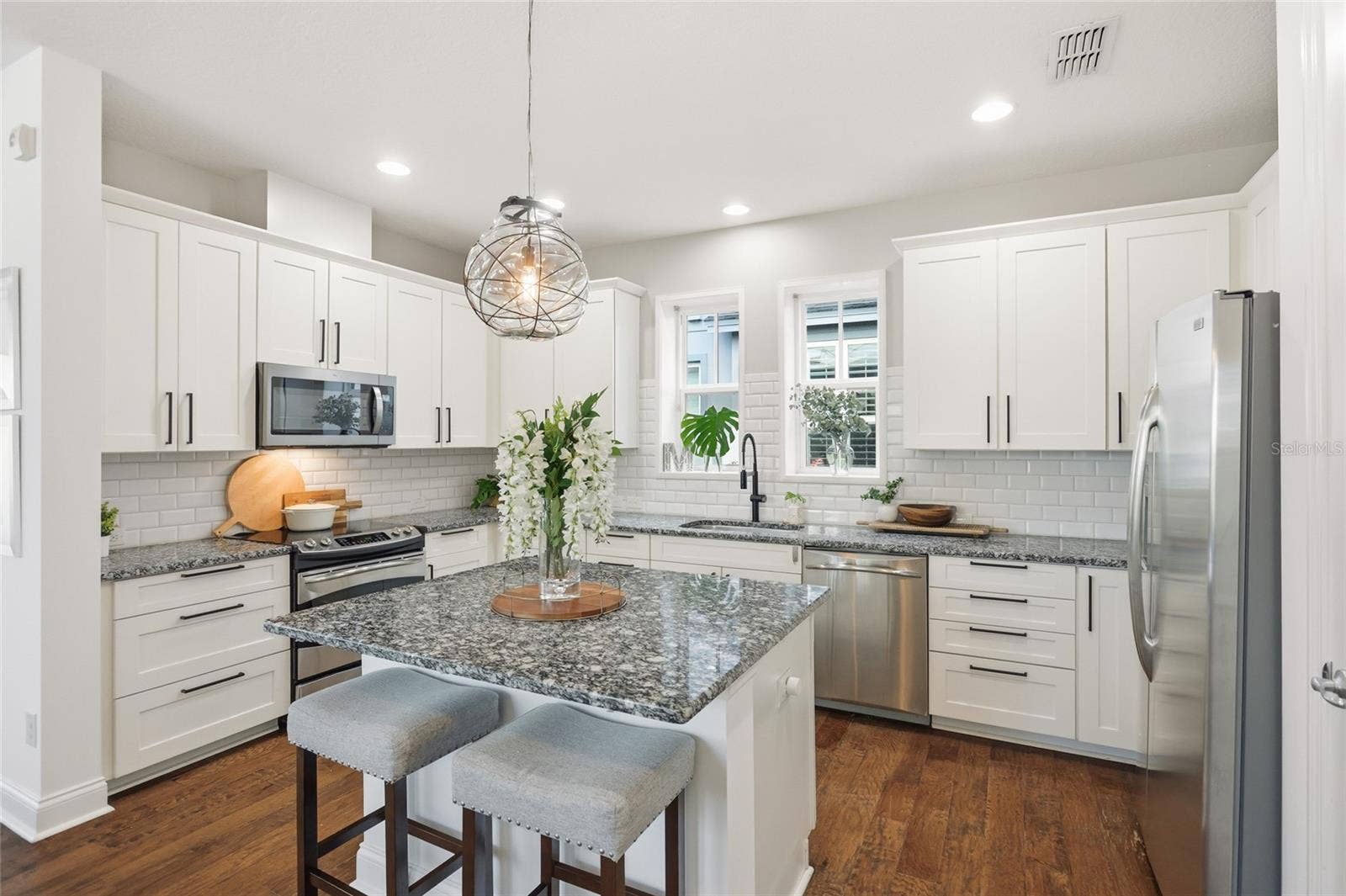 8105 LAUREATE BOULEVARD, Orlando, FL 32827 8105 LAUREATE BOULEVARD, Orlando, FL 32827