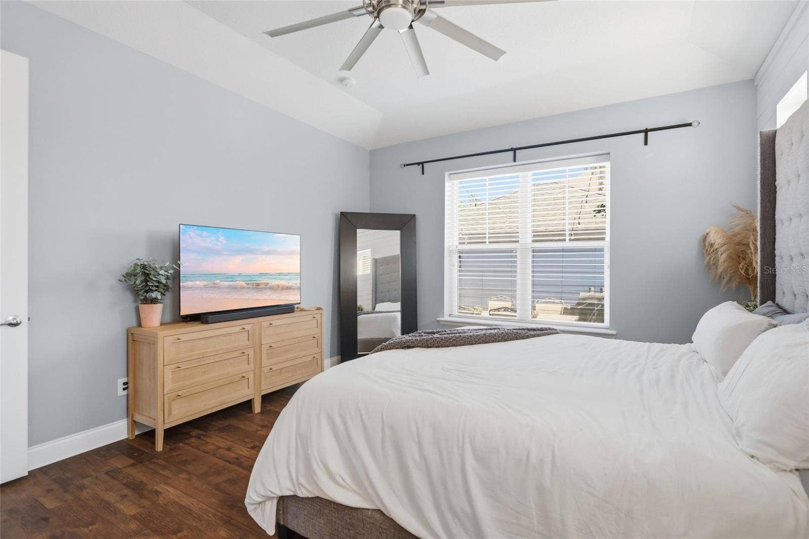 8105 LAUREATE BOULEVARD, Orlando, FL 32827 8105 LAUREATE BOULEVARD, Orlando, FL 32827