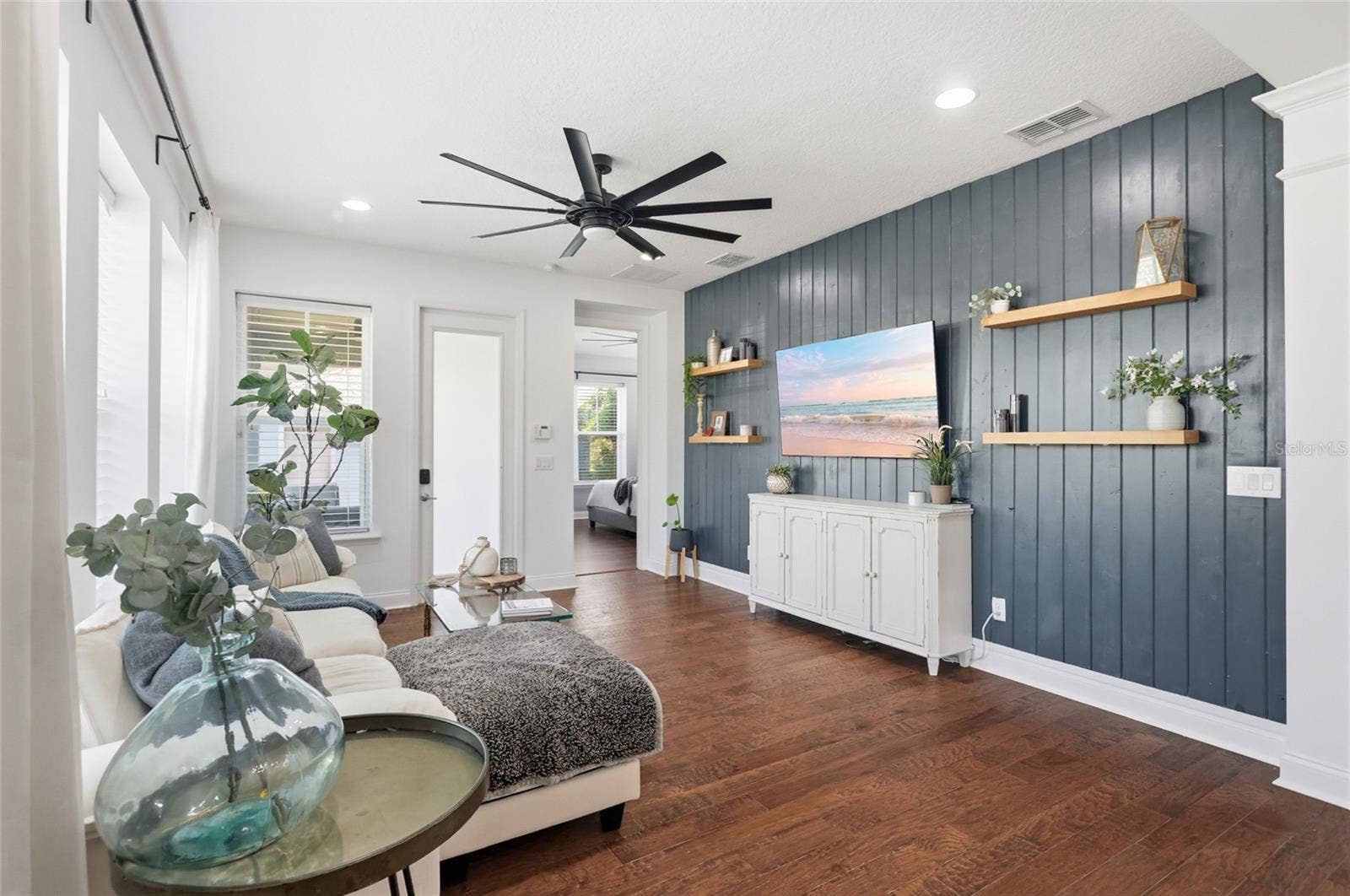 8105 LAUREATE BOULEVARD, Orlando, FL 32827 8105 LAUREATE BOULEVARD, Orlando, FL 32827