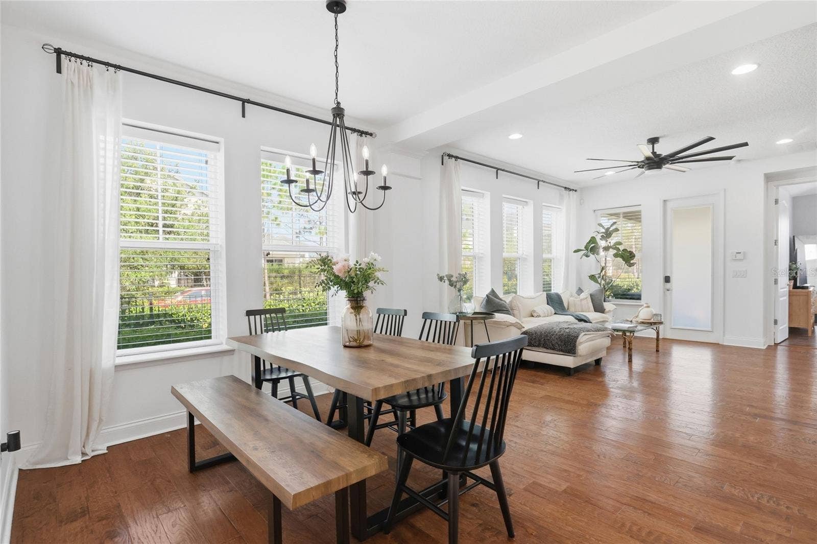 8105 LAUREATE BOULEVARD, Orlando, FL 32827 8105 LAUREATE BOULEVARD, Orlando, FL 32827
