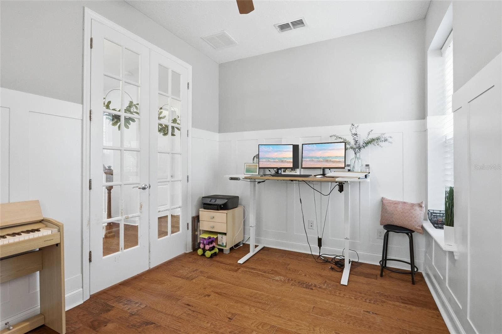 8105 LAUREATE BOULEVARD, Orlando, FL 32827 8105 LAUREATE BOULEVARD, Orlando, FL 32827