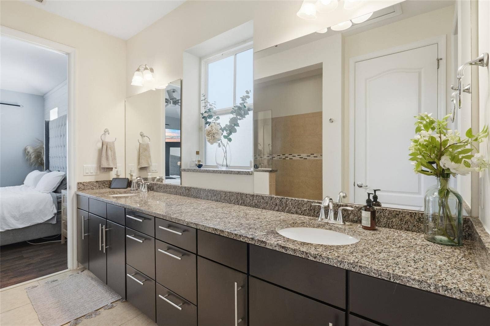 8105 LAUREATE BOULEVARD, Orlando, FL 32827 8105 LAUREATE BOULEVARD, Orlando, FL 32827