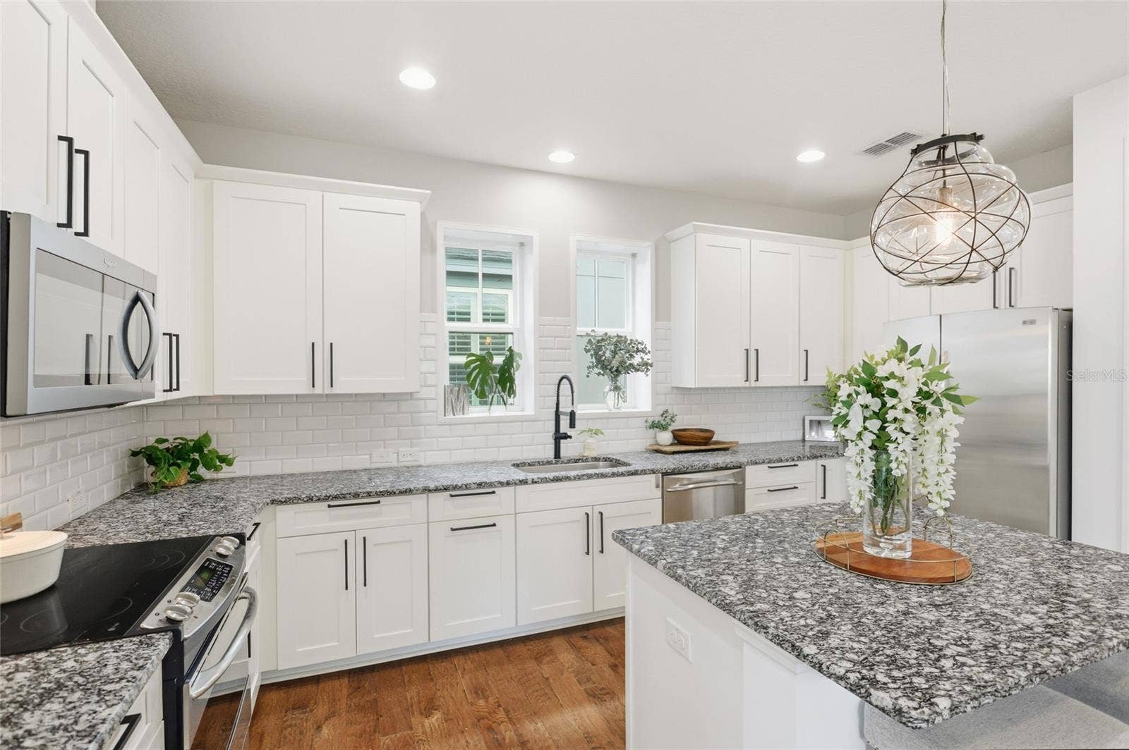 8105 LAUREATE BOULEVARD, Orlando, FL 32827 8105 LAUREATE BOULEVARD, Orlando, FL 32827