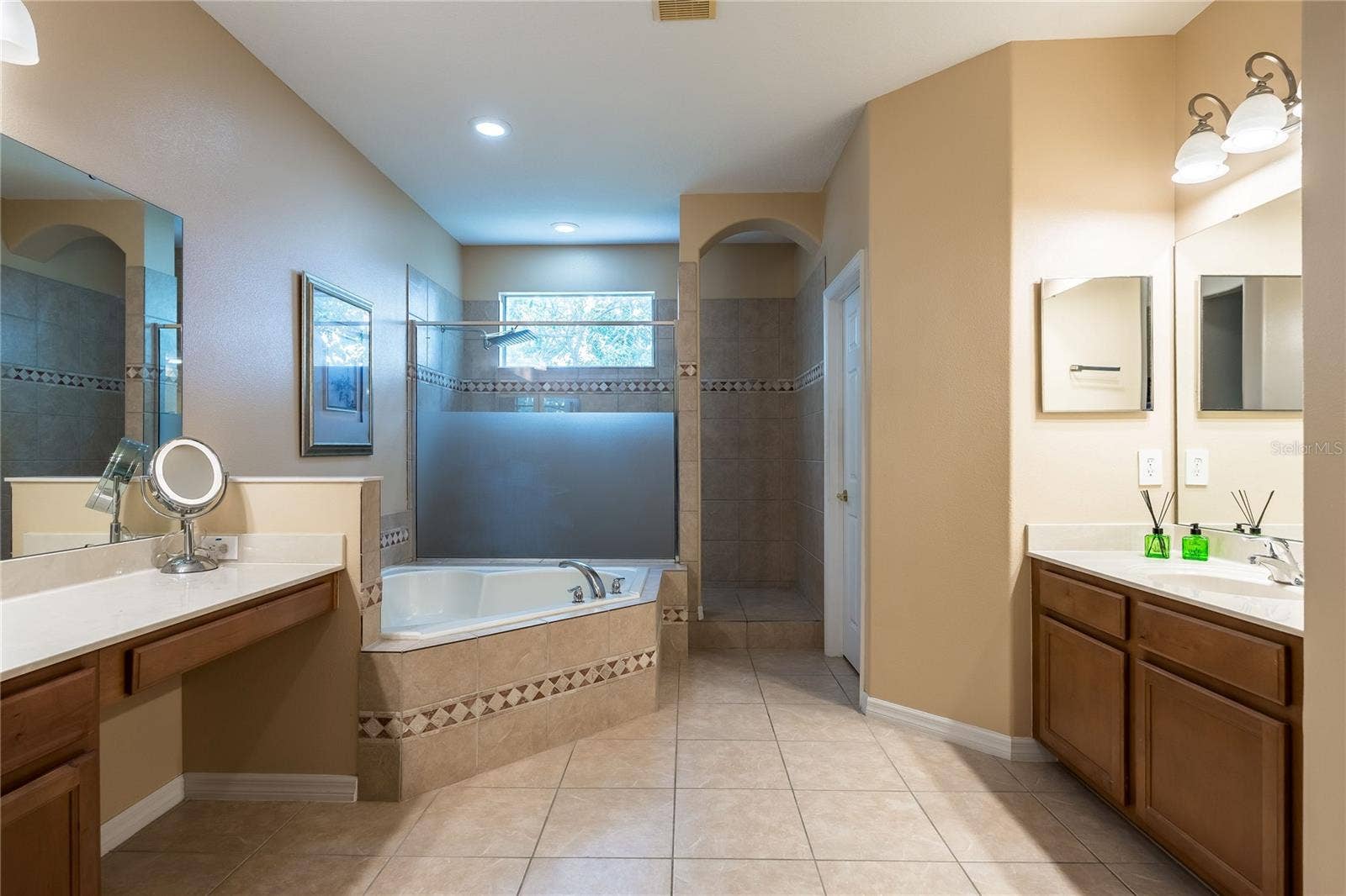 4642 RIVER GEM AVENUE, Windermere, FL 34786 4642 RIVER GEM AVENUE, Windermere, FL 34786
