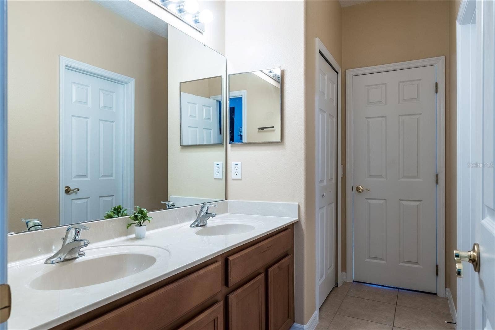 4642 RIVER GEM AVENUE, Windermere, FL 34786 4642 RIVER GEM AVENUE, Windermere, FL 34786