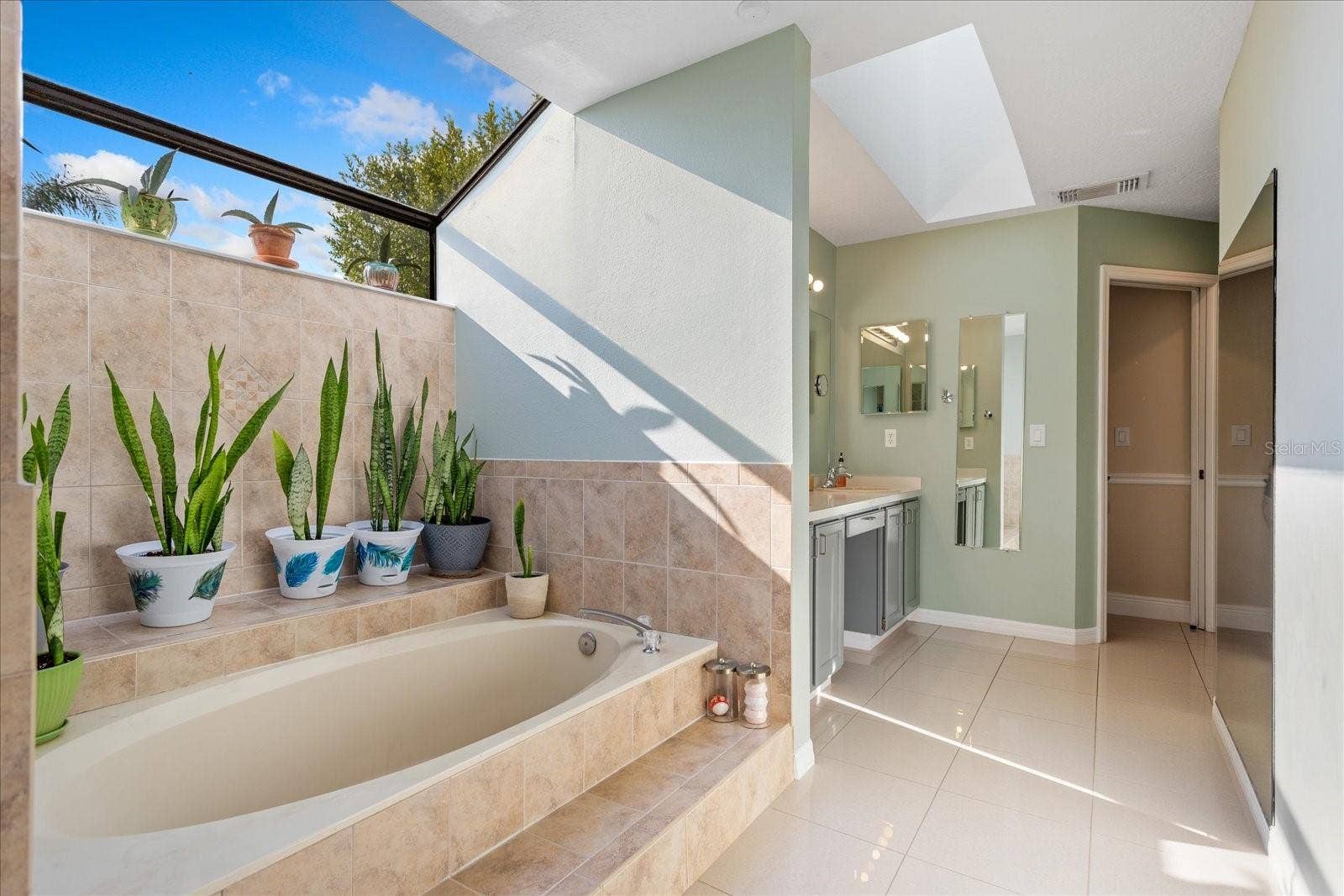 2821 LONE FEATHER DRIVE, Orlando, FL 32837 2821 LONE FEATHER DRIVE, Orlando, FL 32837