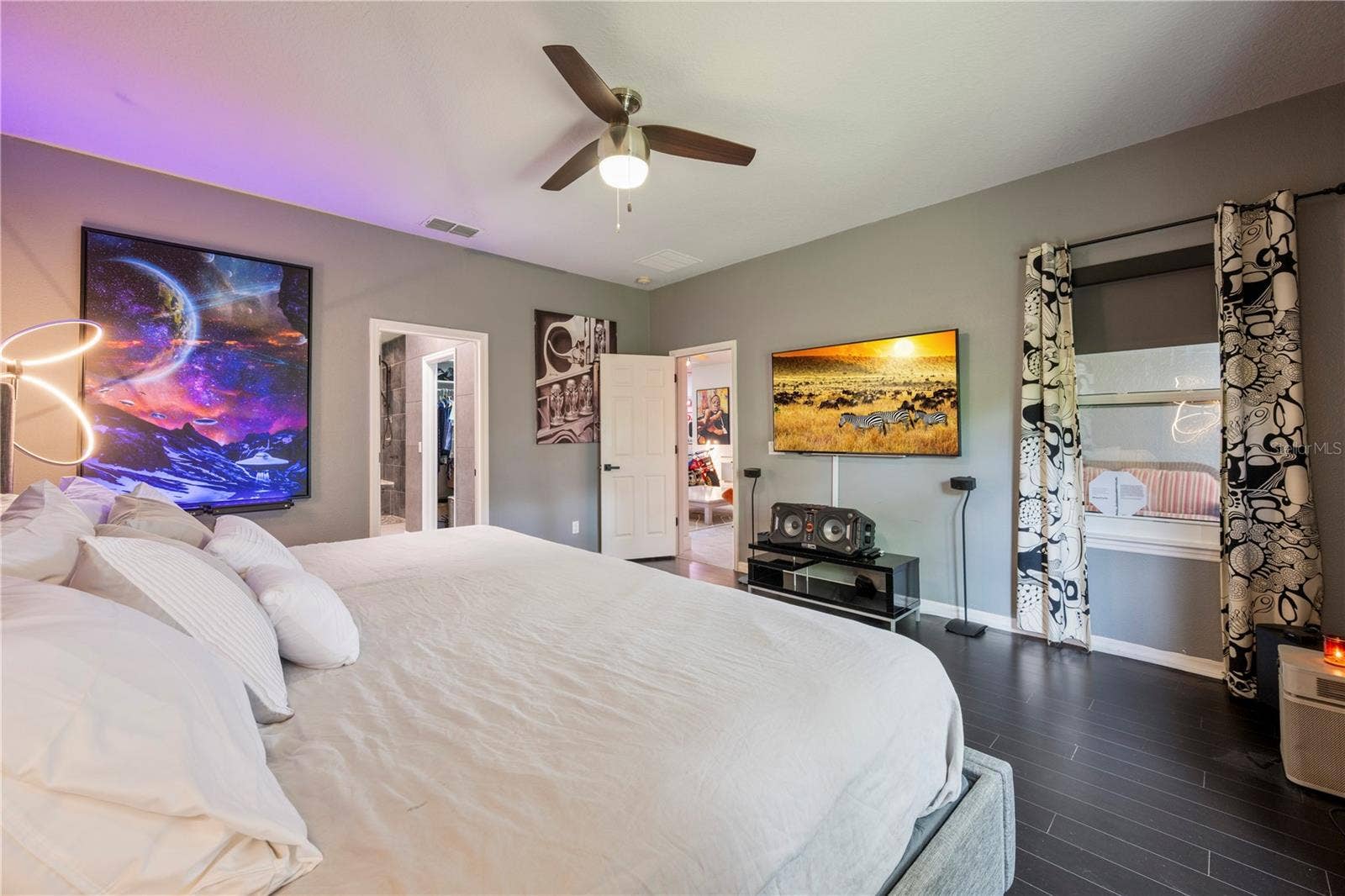 15604 GRANLUND STREET, Winter Garden, FL 34787 Fits a Florida King Bed!