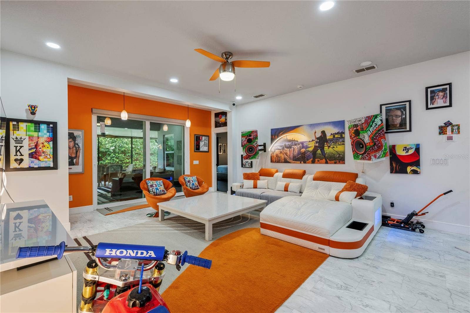 15604 GRANLUND STREET, Winter Garden, FL 34787 Great room with new sliders leading to the Florida Room.