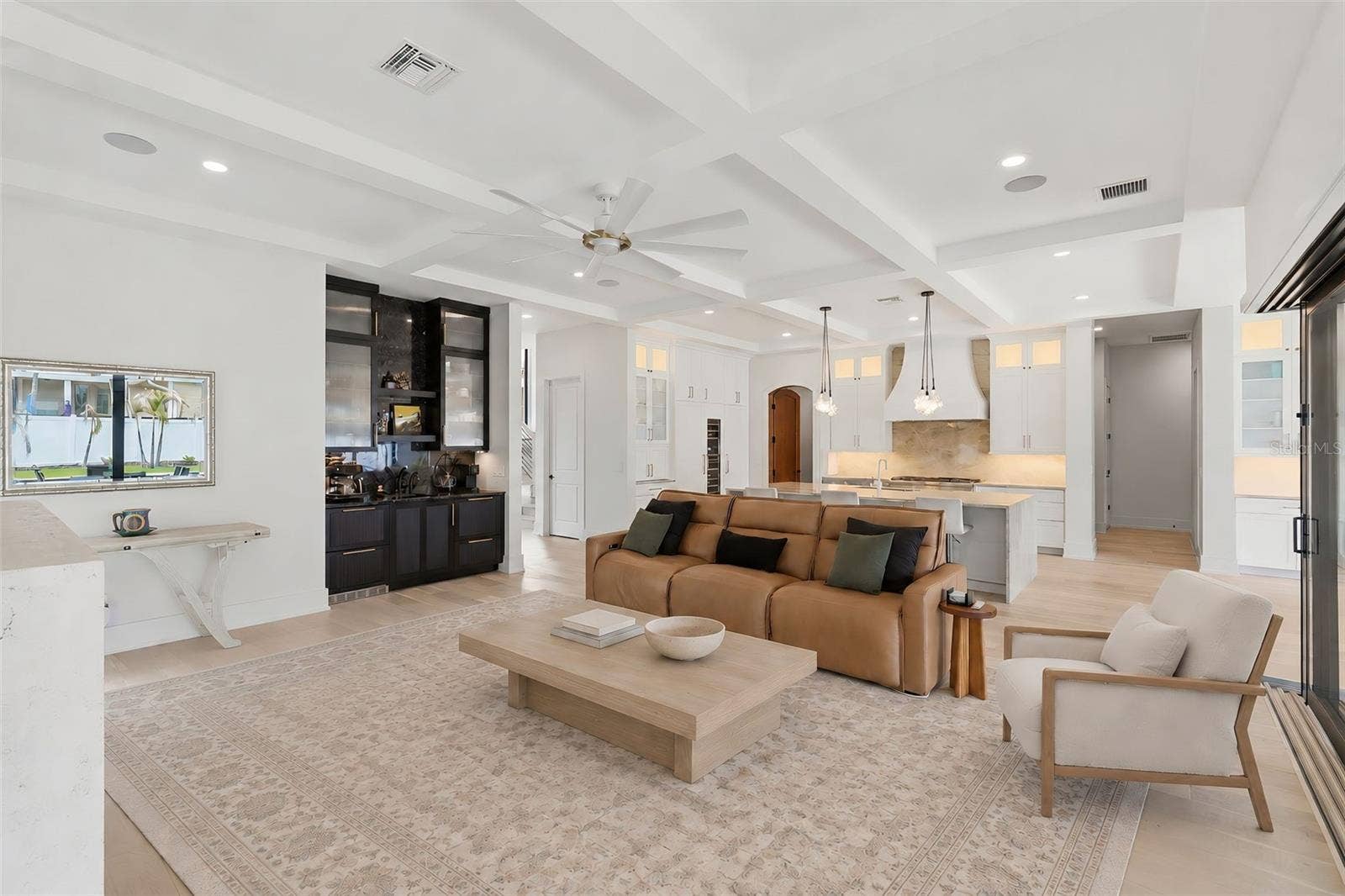 809 E CHURCH STREET, Orlando, FL 32801 Custom millwork throughout