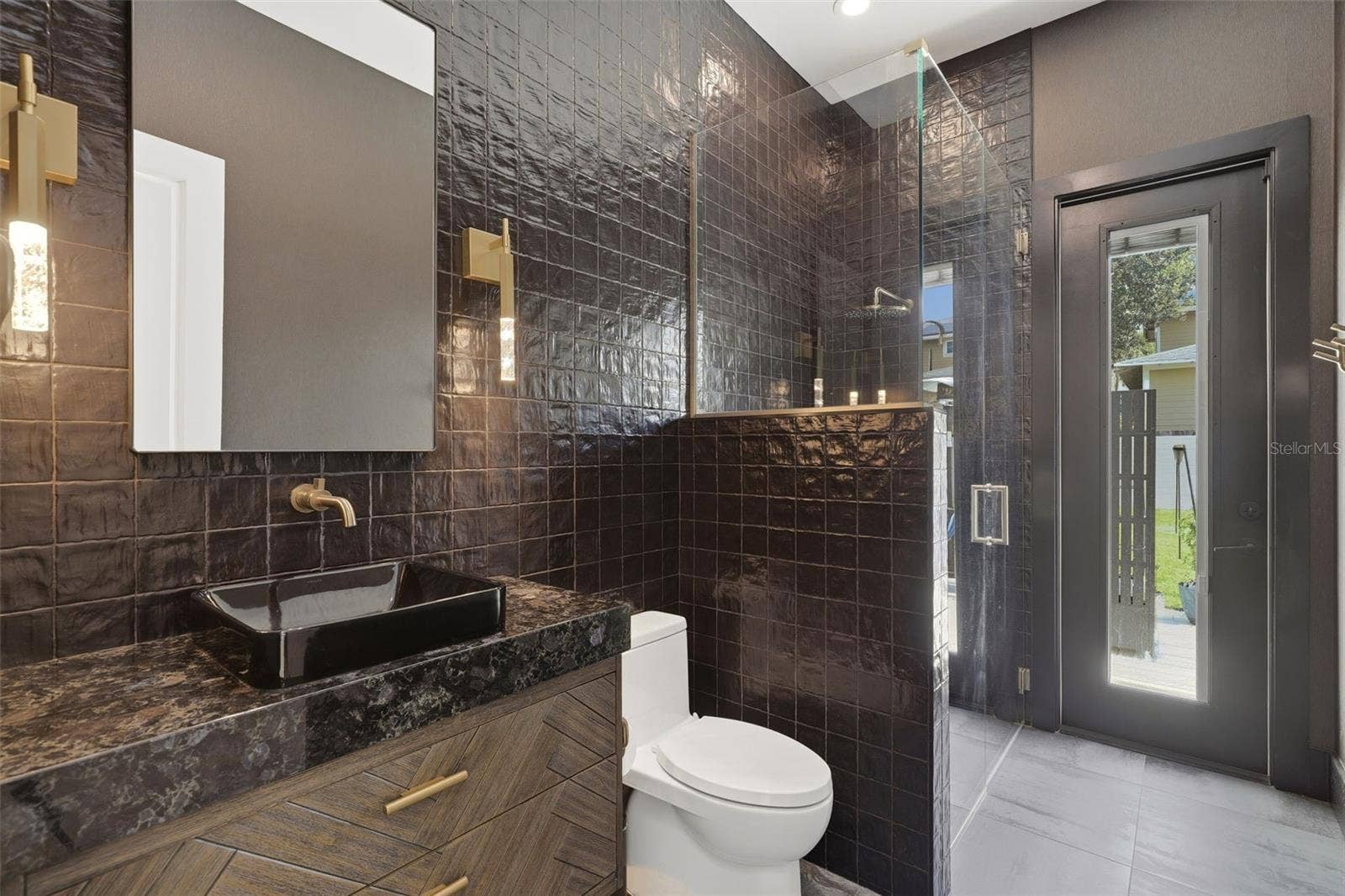 809 E CHURCH STREET, Orlando, FL 32801 Pool bathroom