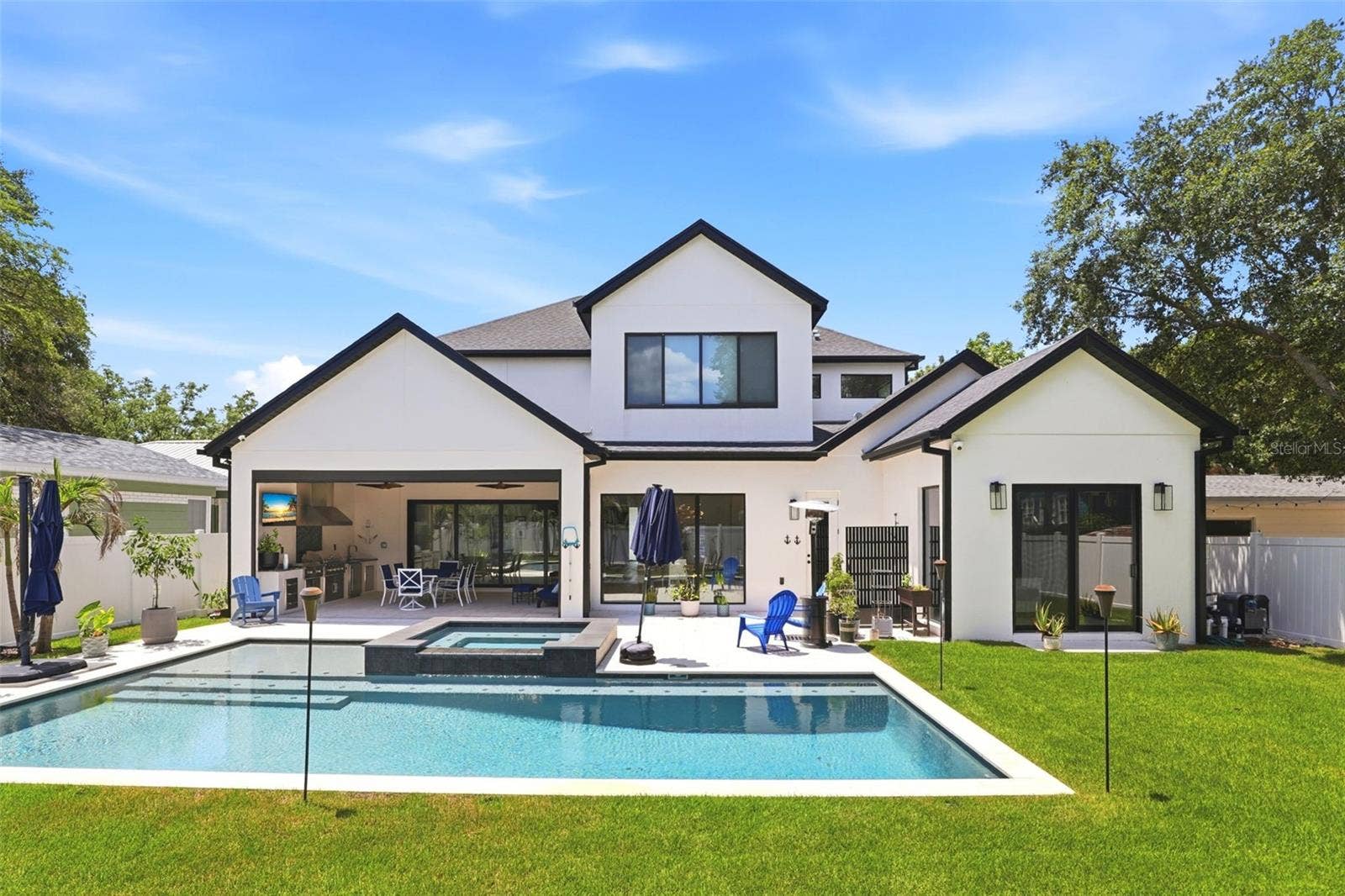 809 E CHURCH STREET, Orlando, FL 32801 19'x32' heated salt water pool & spa