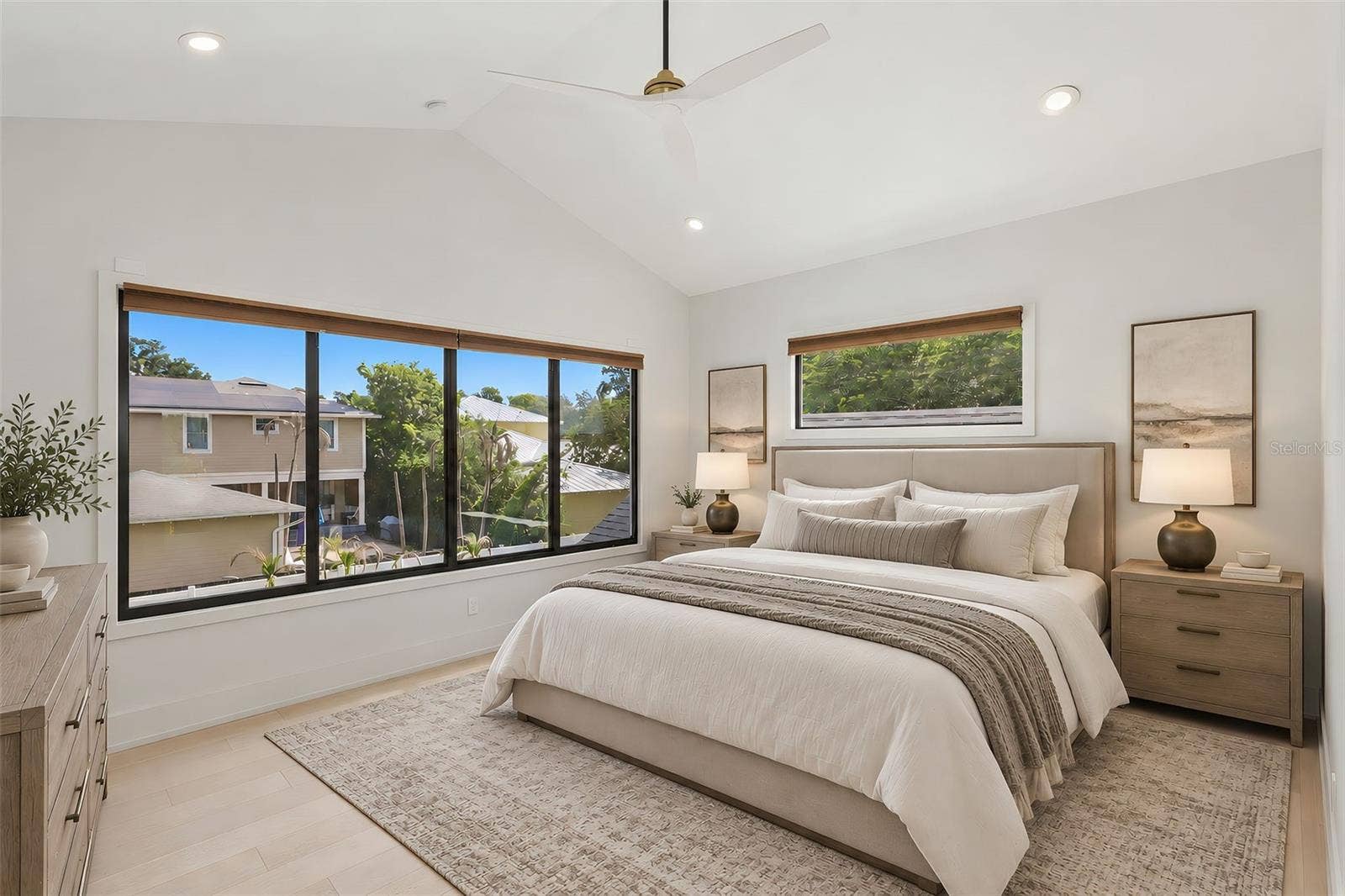 809 E CHURCH STREET, Orlando, FL 32801 Oversized primary bedroom