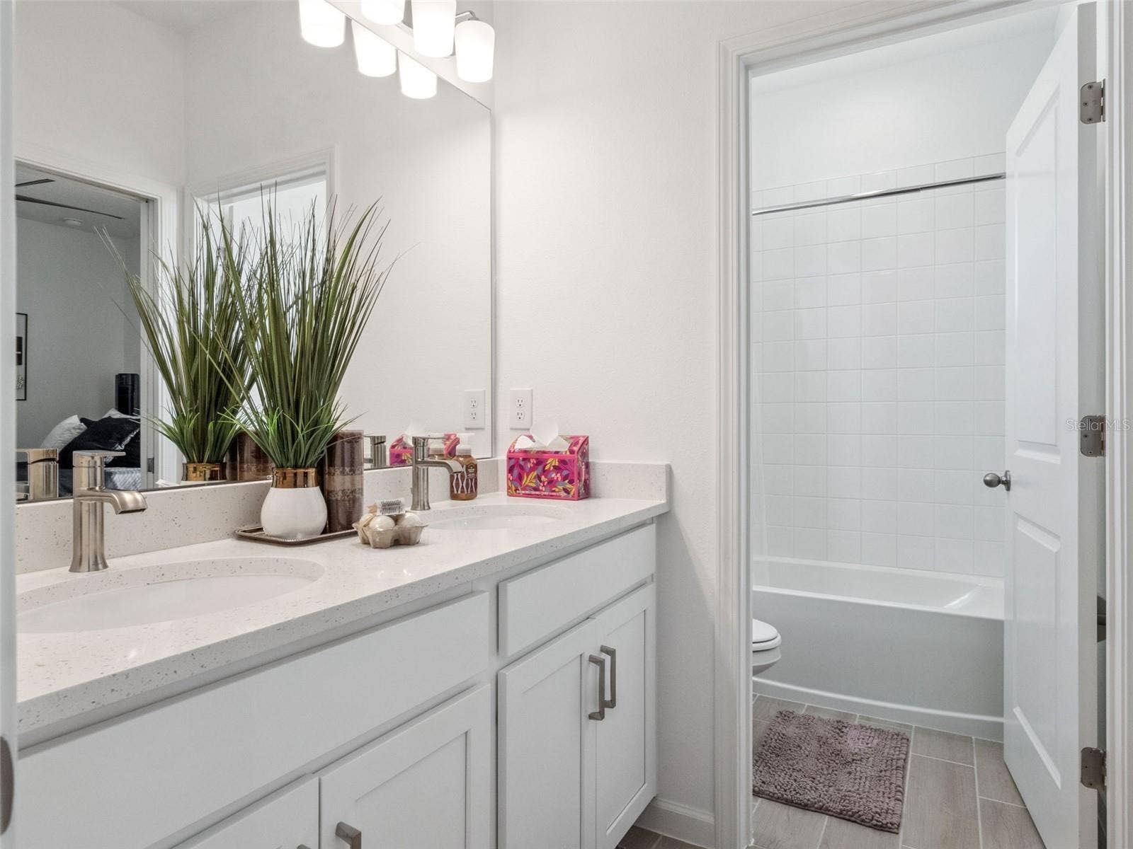 591 VIA BELLA COURT, Howey In The Hills, FL 34737 591 VIA BELLA COURT, Howey In The Hills, FL 34737