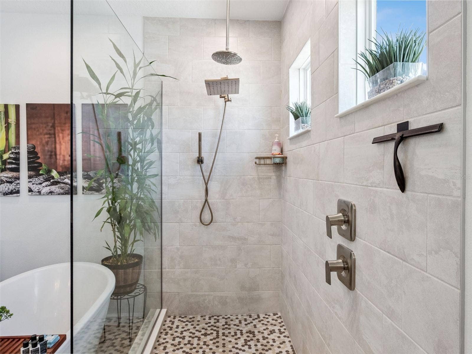 591 VIA BELLA COURT, Howey In The Hills, FL 34737 591 VIA BELLA COURT, Howey In The Hills, FL 34737