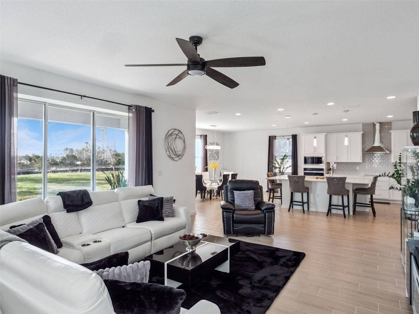 591 VIA BELLA COURT, Howey In The Hills, FL 34737 591 VIA BELLA COURT, Howey In The Hills, FL 34737