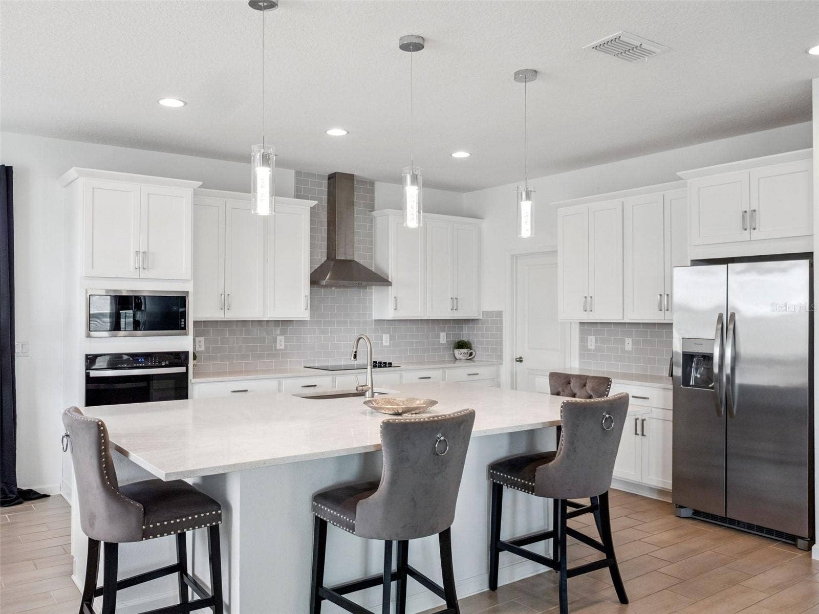 591 VIA BELLA COURT, Howey In The Hills, FL 34737 591 VIA BELLA COURT, Howey In The Hills, FL 34737