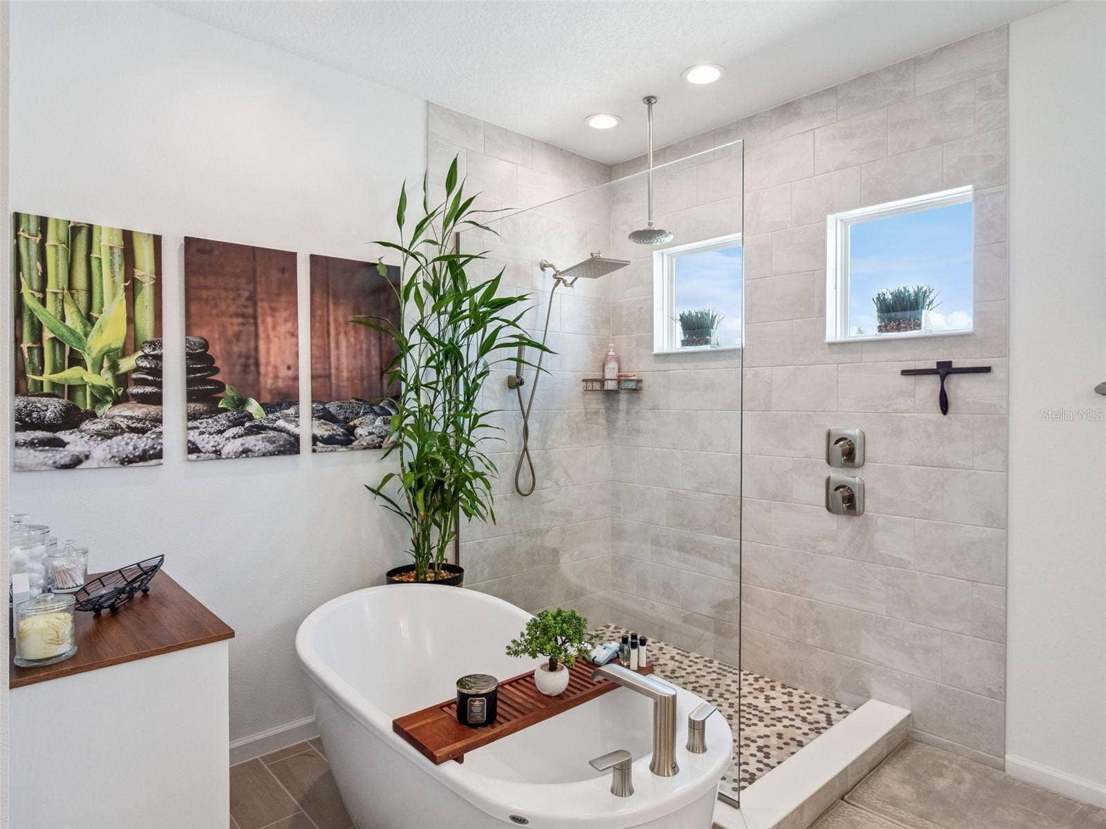 591 VIA BELLA COURT, Howey In The Hills, FL 34737 591 VIA BELLA COURT, Howey In The Hills, FL 34737