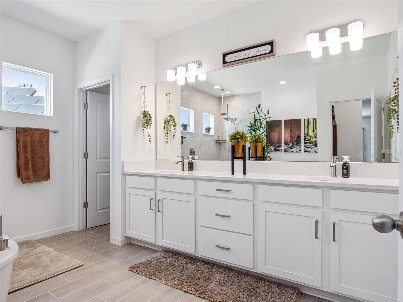 591 VIA BELLA COURT, Howey In The Hills, FL 34737 591 VIA BELLA COURT, Howey In The Hills, FL 34737