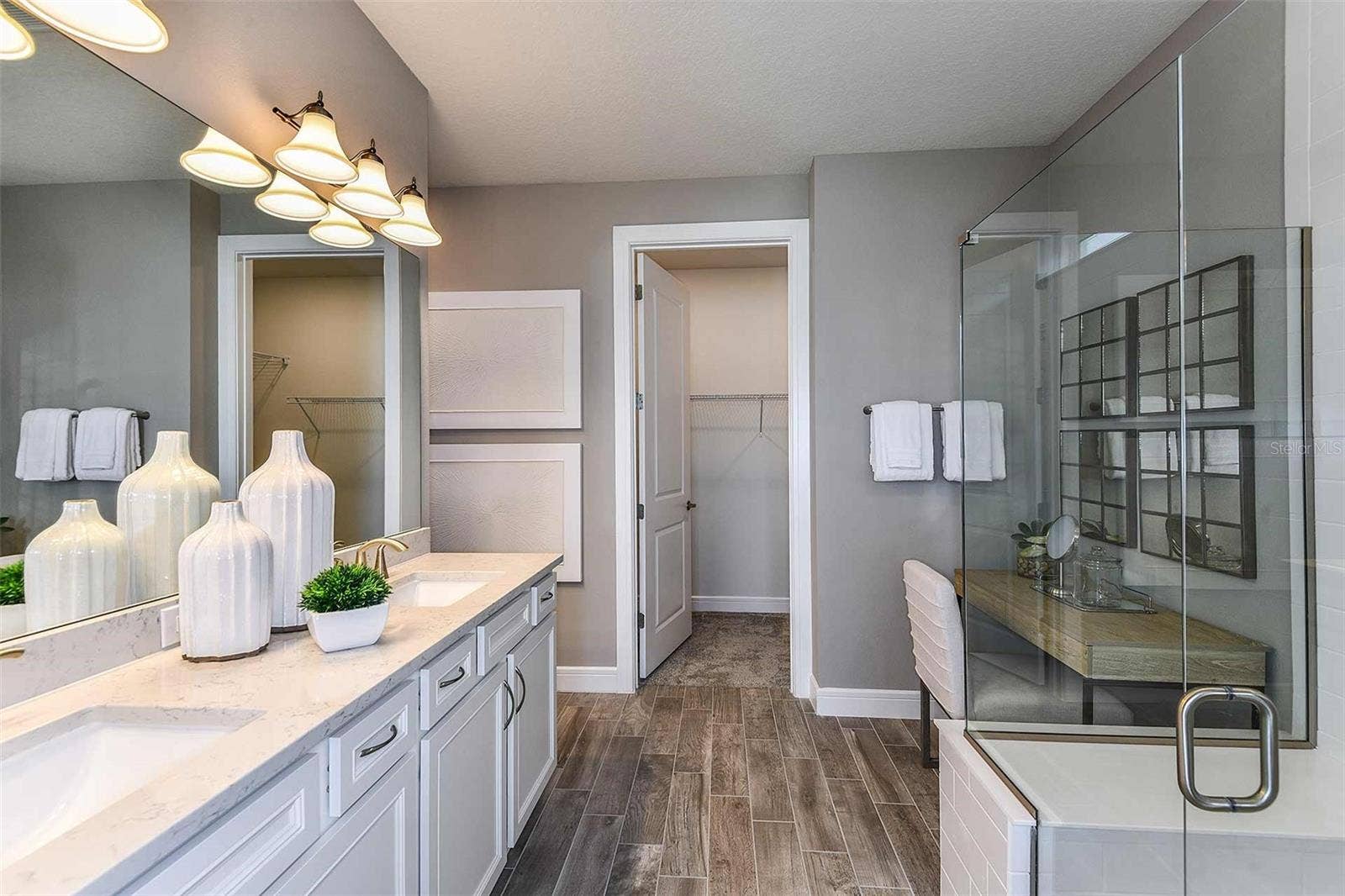 5038 DANCY LANE, St Cloud, FL 34772 Model Home Design Only. Pictures and furnishings are for illustrative purposes only. Elevations, colors and options may vary. Furniture is for model home staging only.